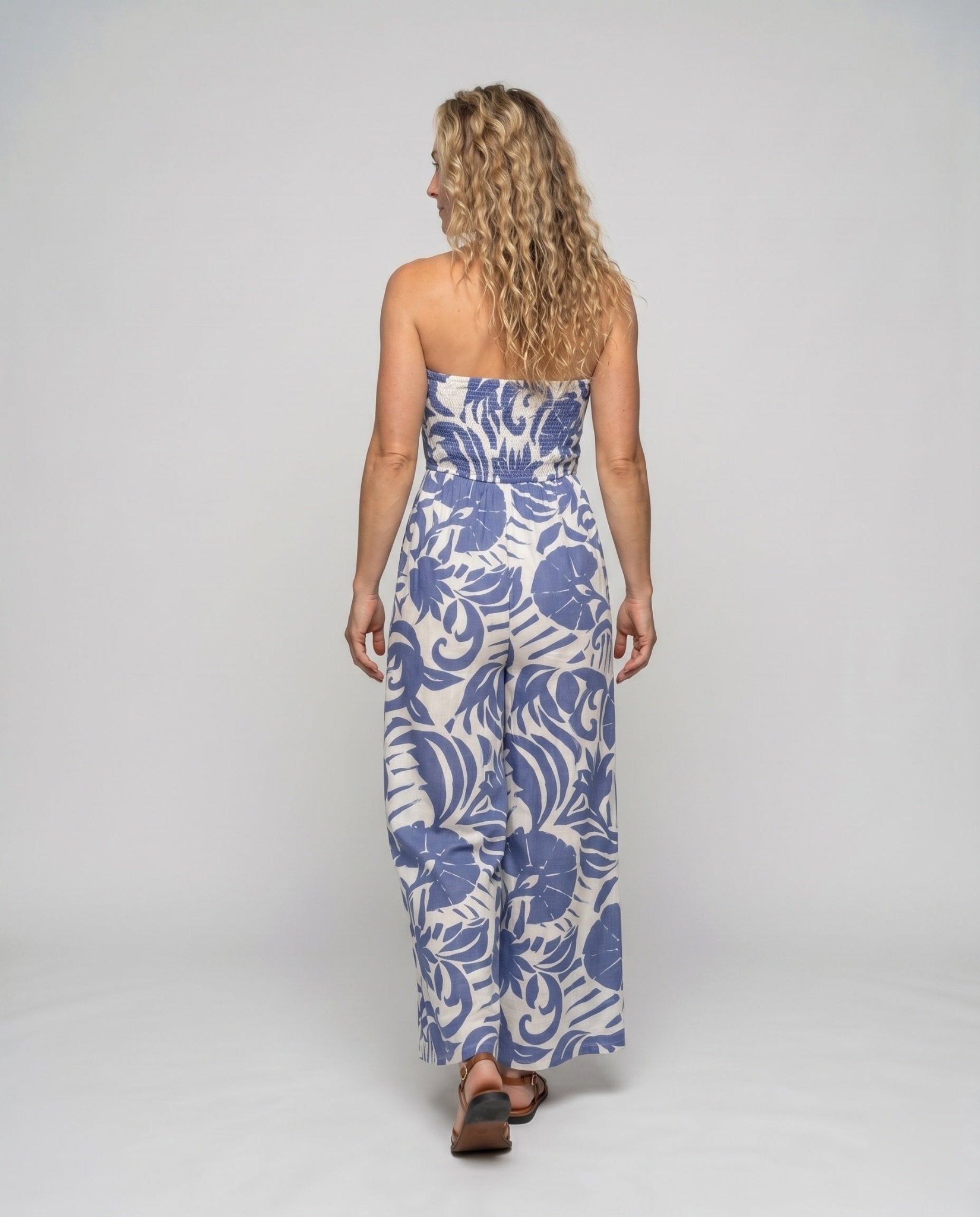 Women's airy jumpsuit with elastic top and floral pattern - Chichicherry