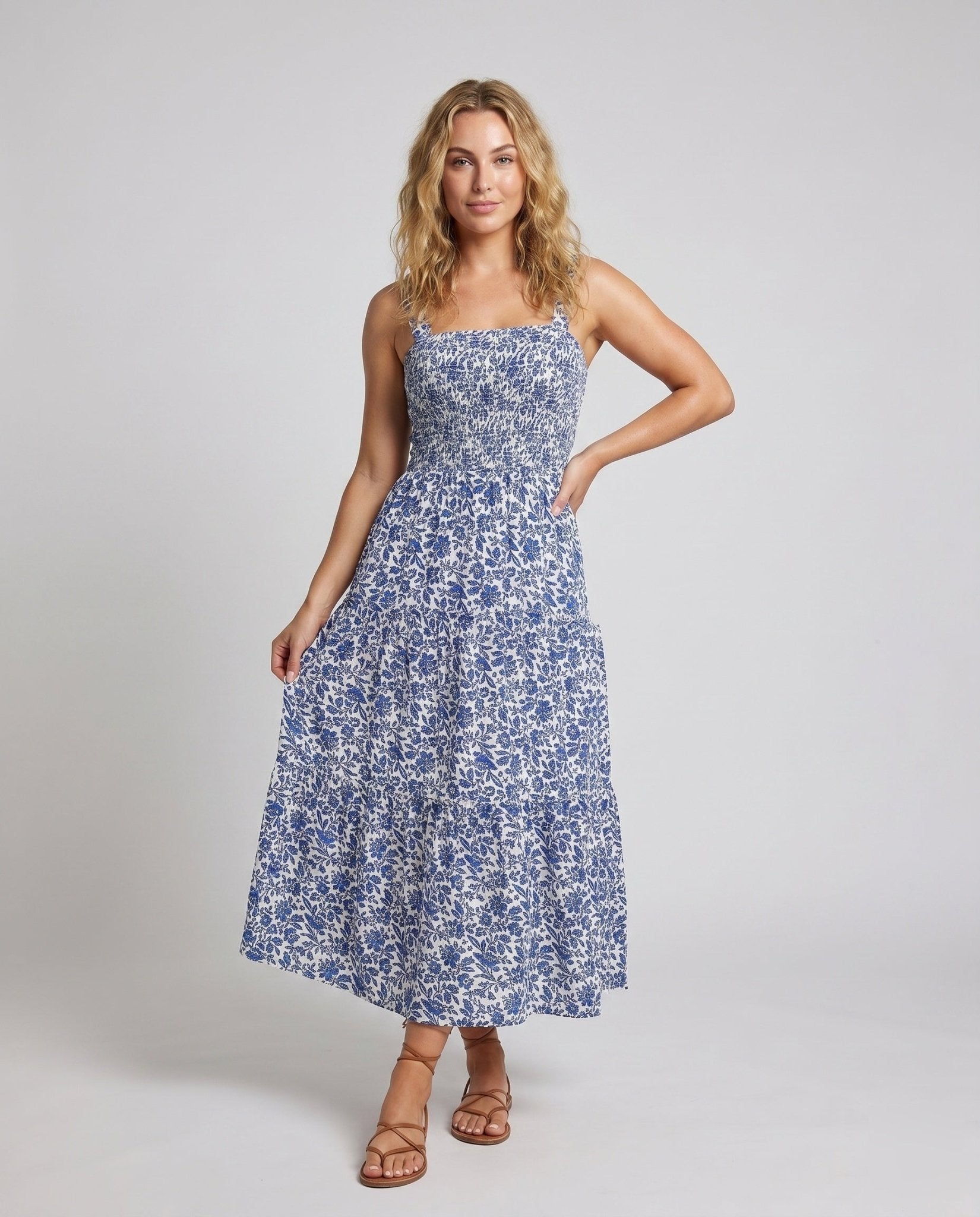 Women's airy maxi dress with floral patterns and ruffles - Chichicherry