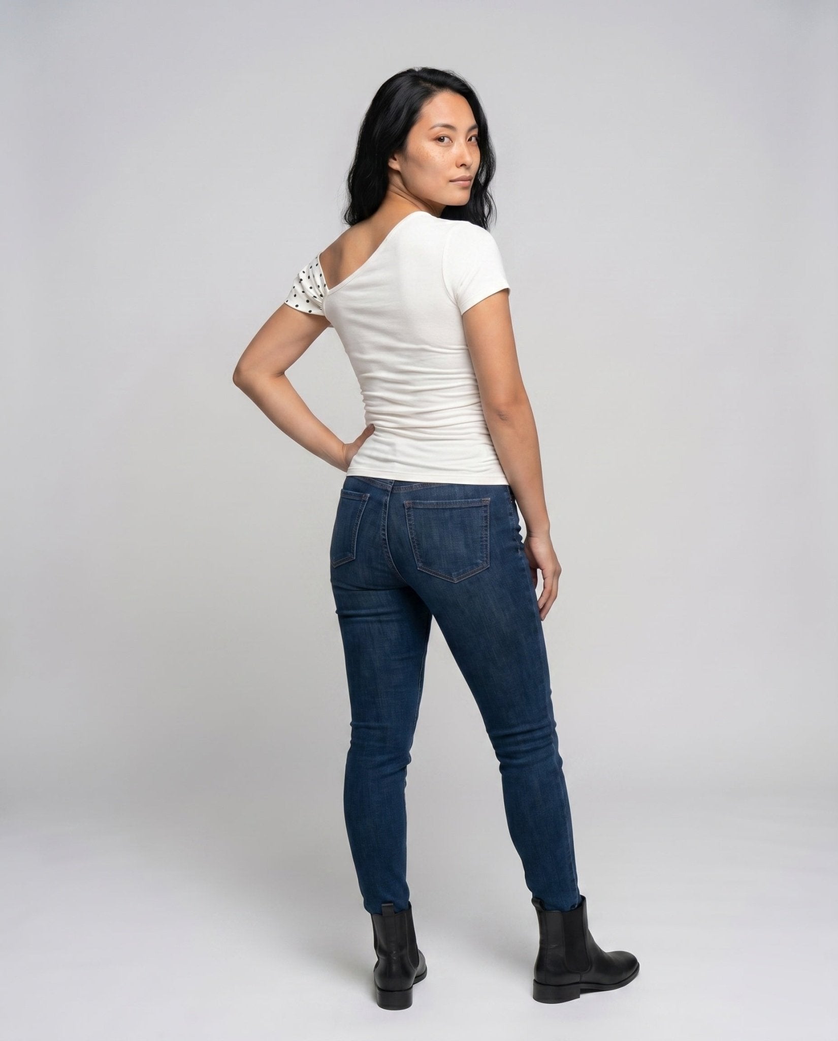 Women's asymmetrical top with decorative bow motif - Chichicherry