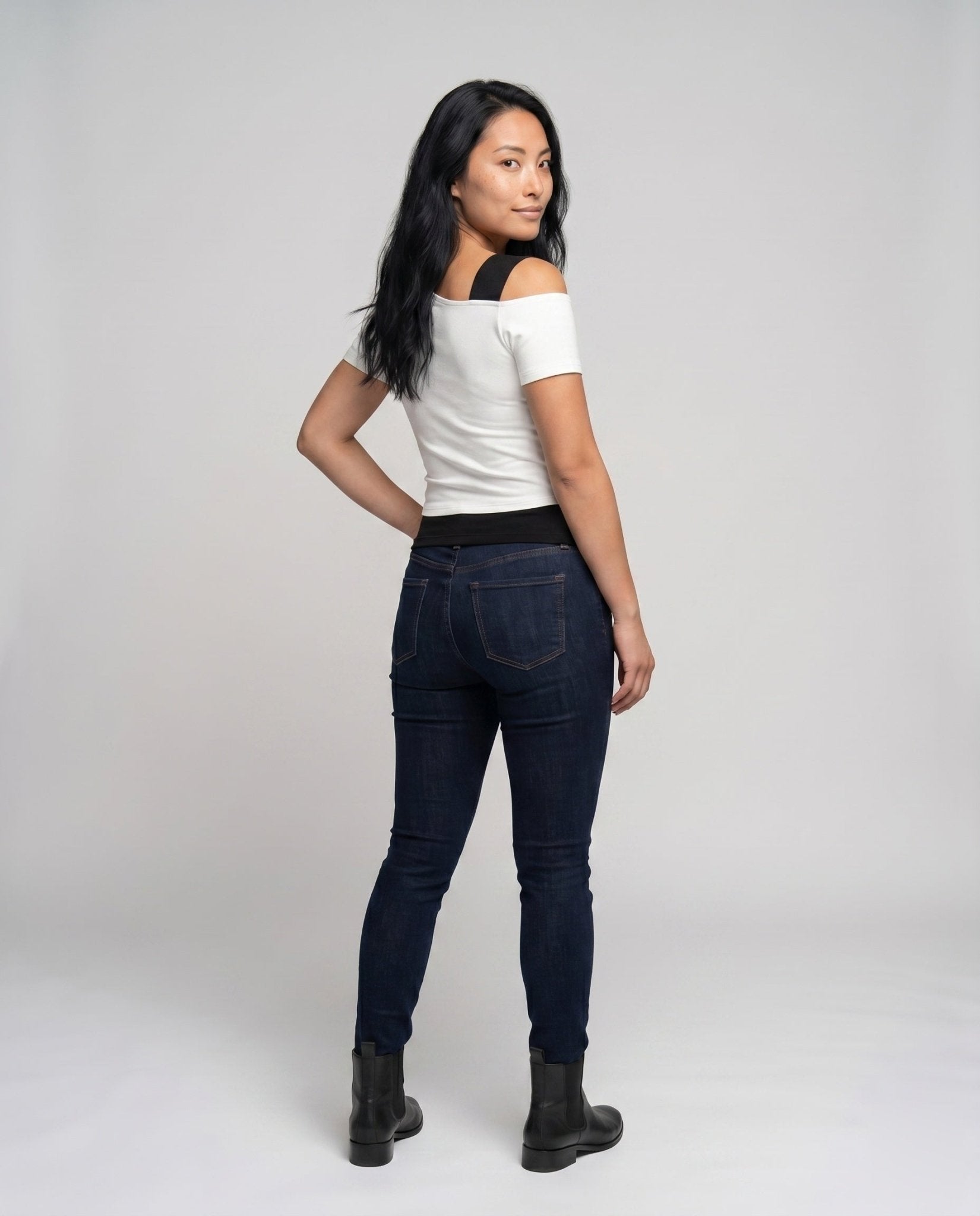 Women's asymmetrical top with decorative shoulder design - Chichicherry