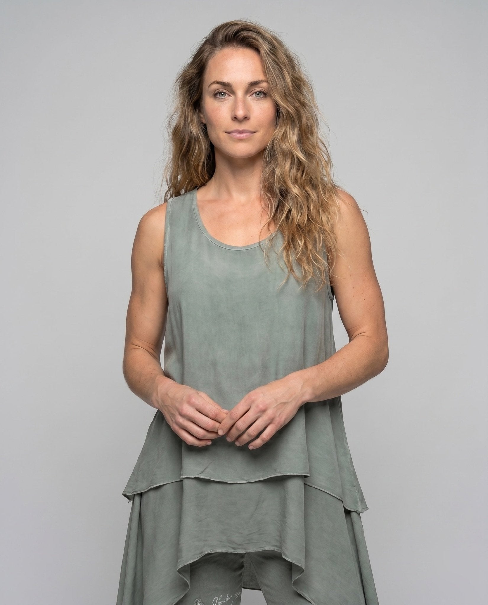 Women's asymmetrical top with fluid cut and casual design - Chichicherry