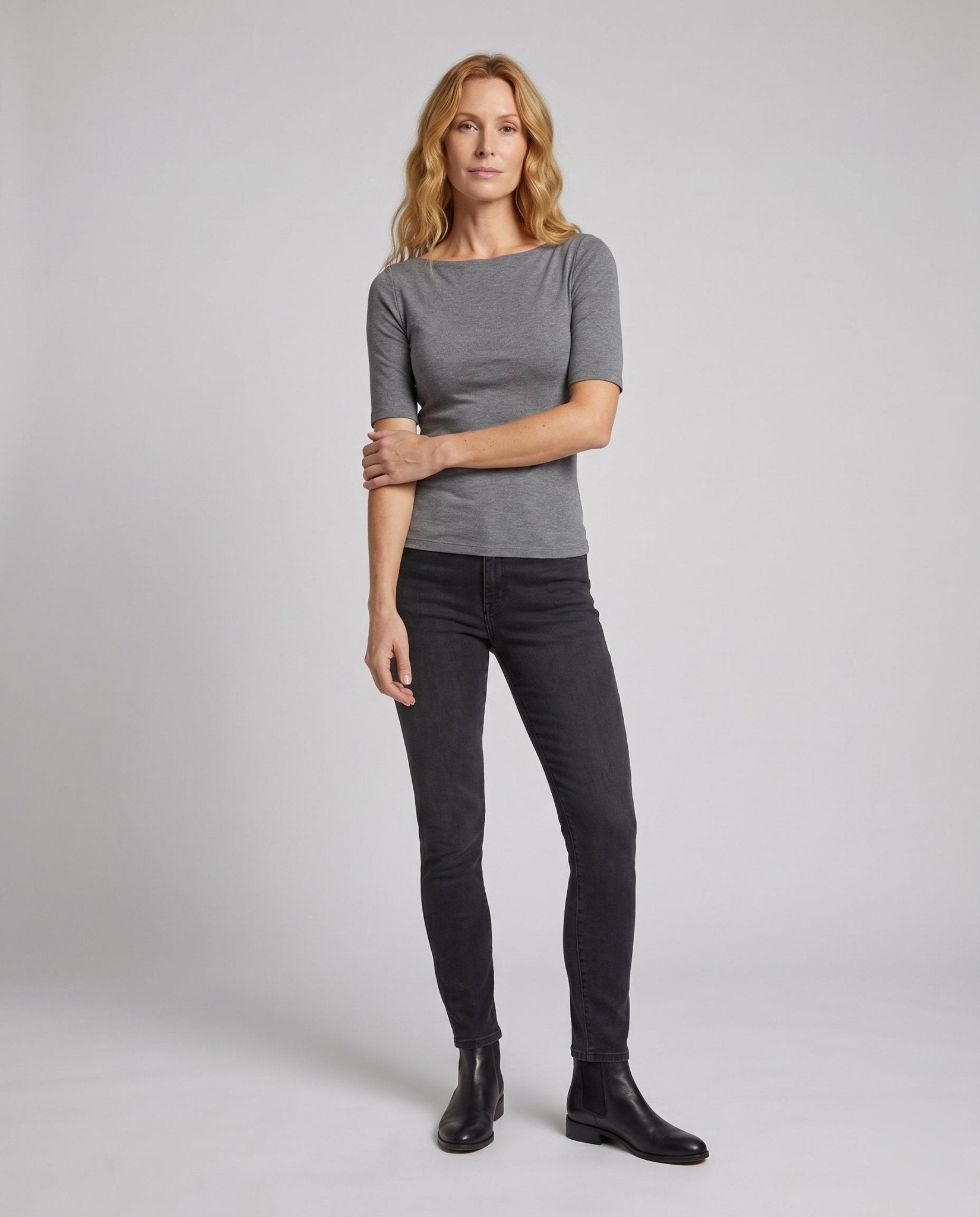 Women's Basic T-Shirt with casual U-neckline and short sleeves - Chichicherry