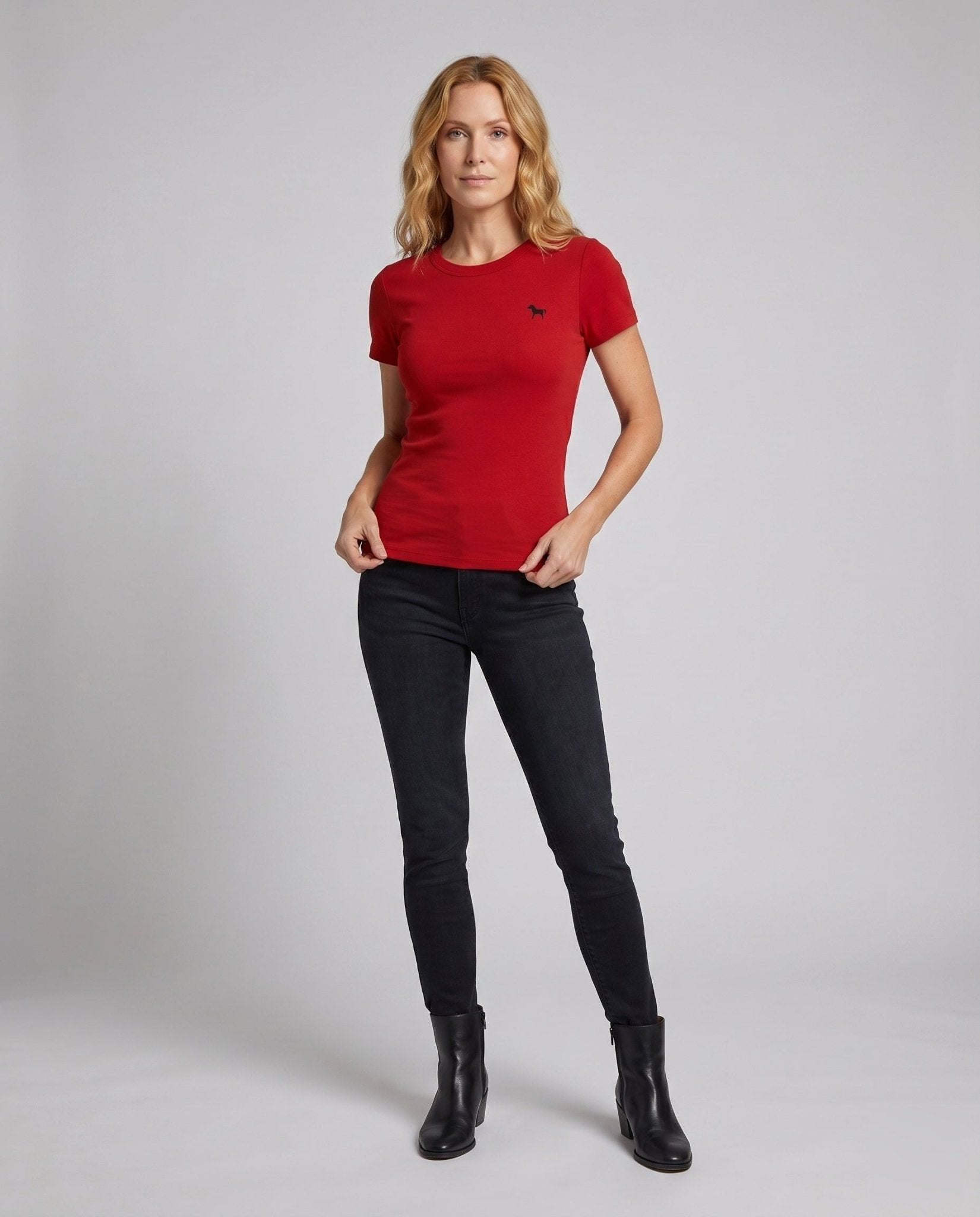 Women's Basic T-Shirt with trendy logo - Chichicherry