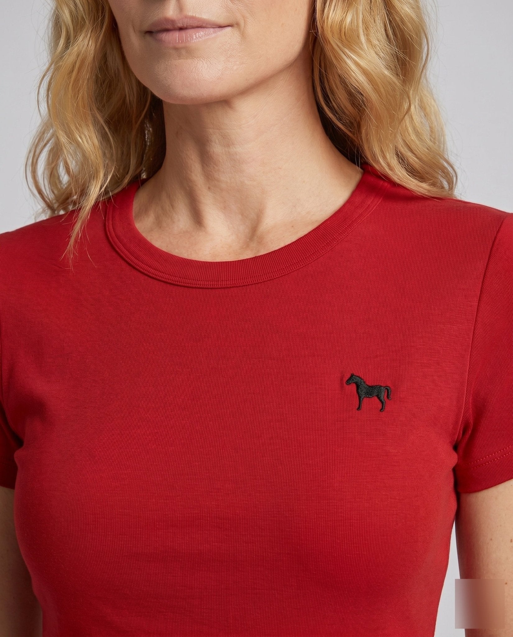 Women's Basic T-Shirt with trendy logo - Chichicherry