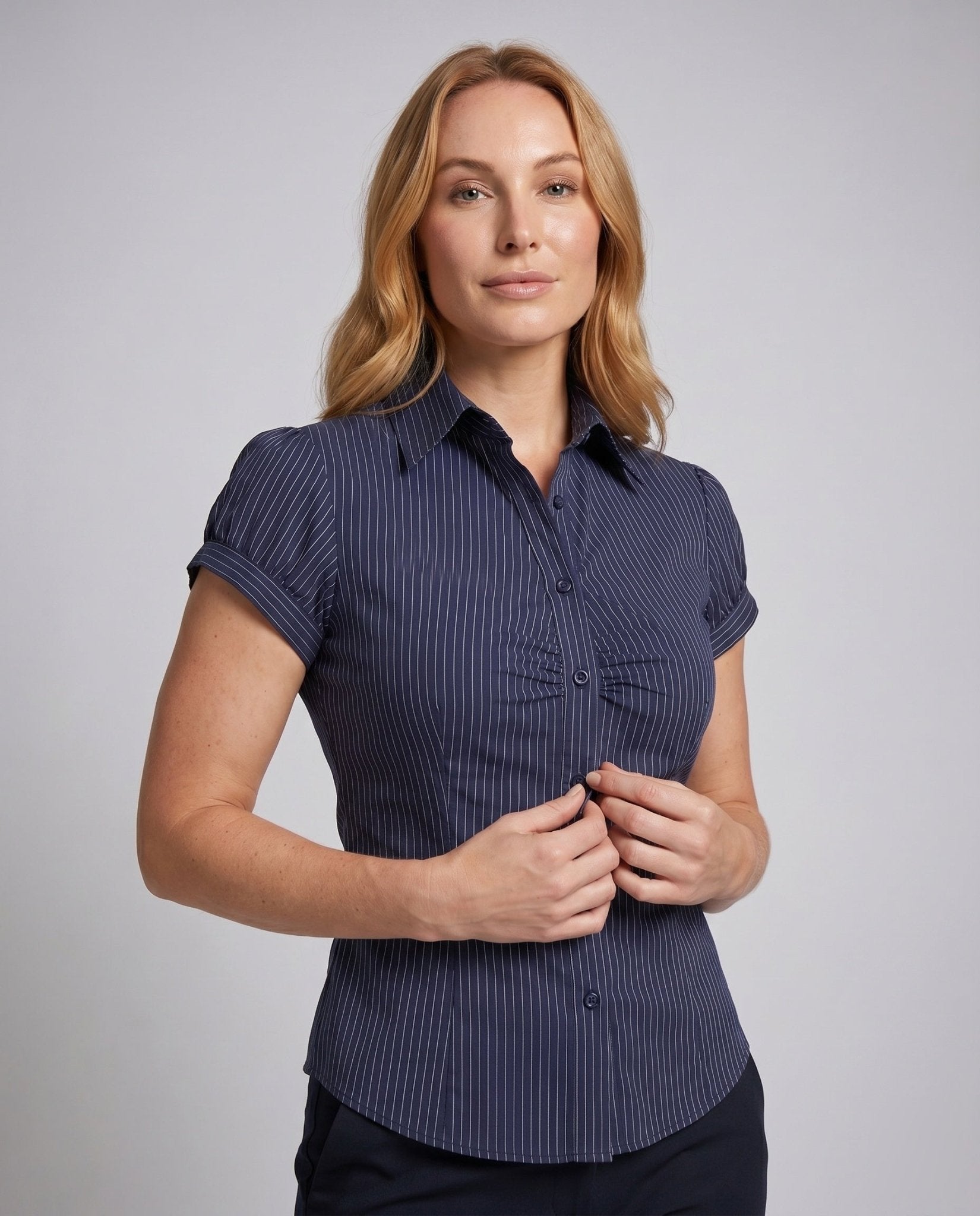 Women's blouse shirt with elegant fit and fine stripes - Chichicherry