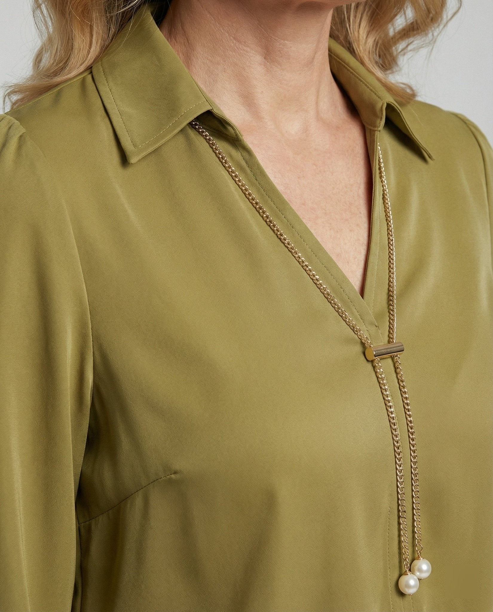 Women's blouse with modern V-neck - Chichicherry