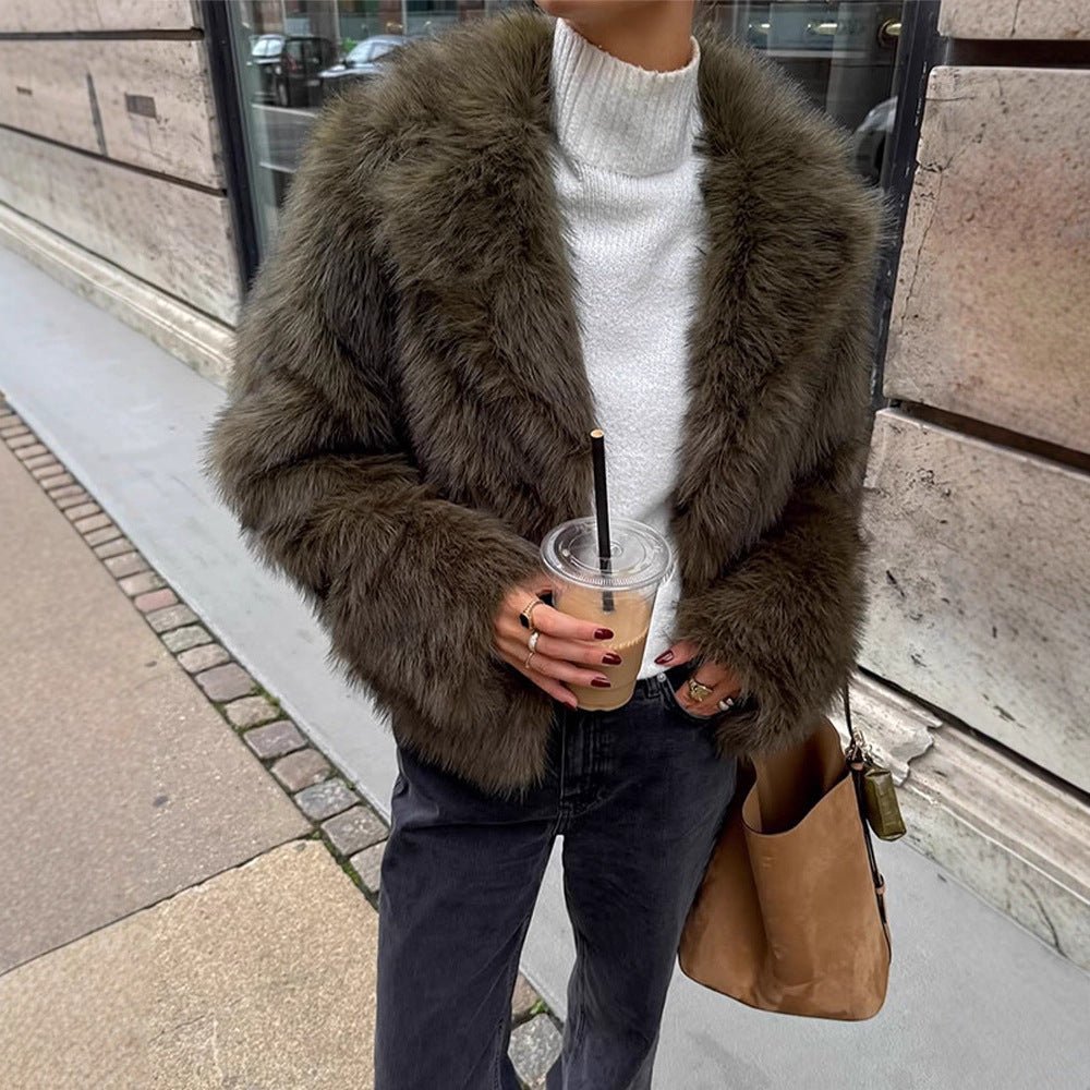 Women's Boxy Faux Fur Jacket with Voluminous Shawl Collar and Soft Teddy Texture Chichicherry - Chichicherry