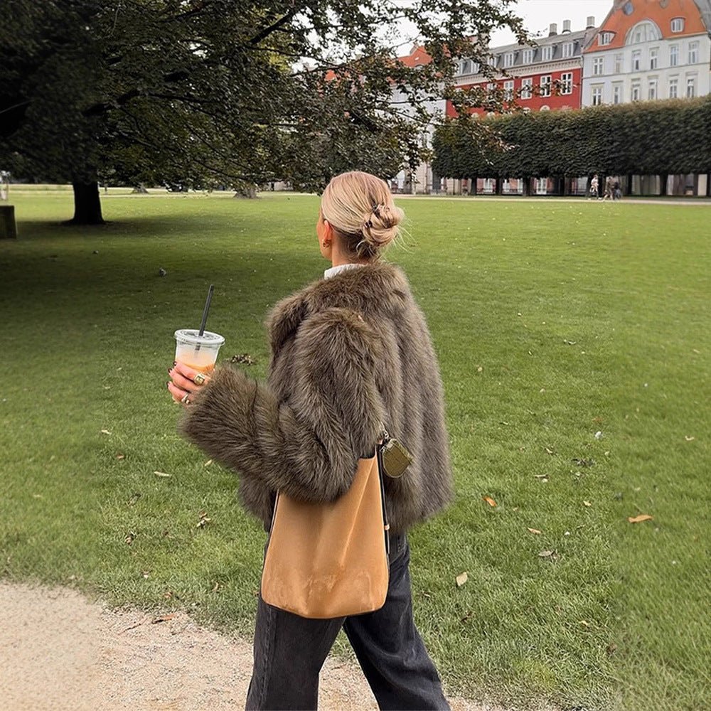 Women's Boxy Faux Fur Jacket with Voluminous Shawl Collar and Soft Teddy Texture Chichicherry - Chichicherry