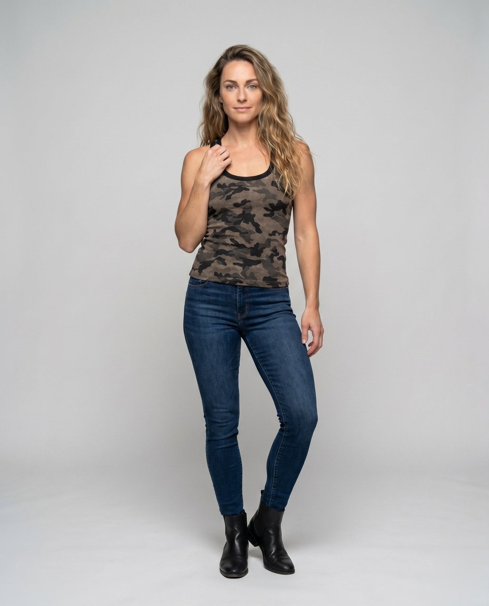 Women's Camo-Print Sports Top with Wide Straps - Chichicherry