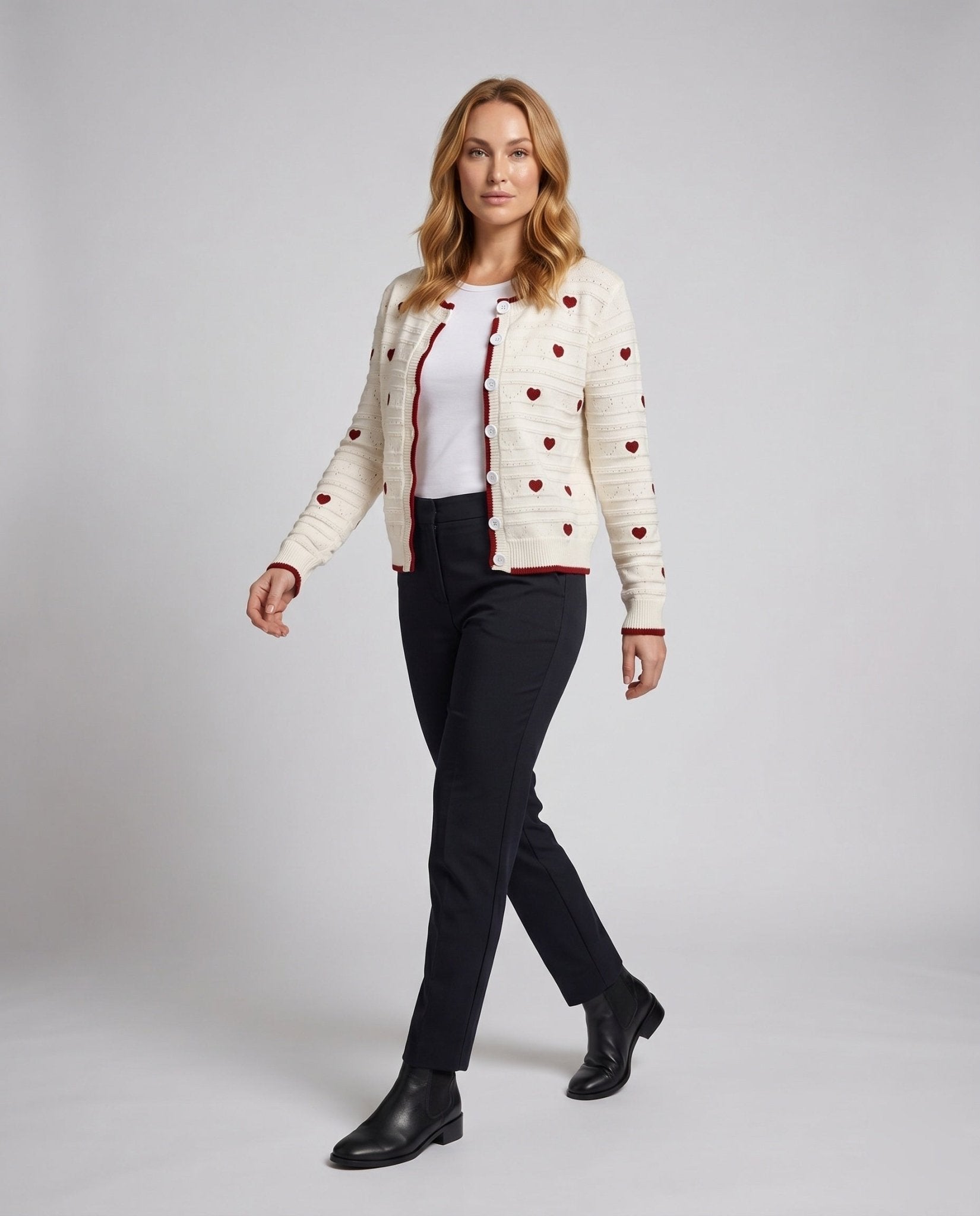 Women's cardigan with hearts and contrasting button details - Chichicherry