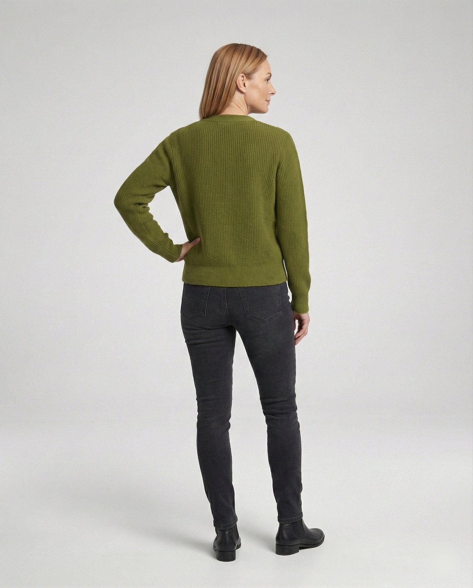 Women's cardigan with V-neck and buttons - Chichicherry