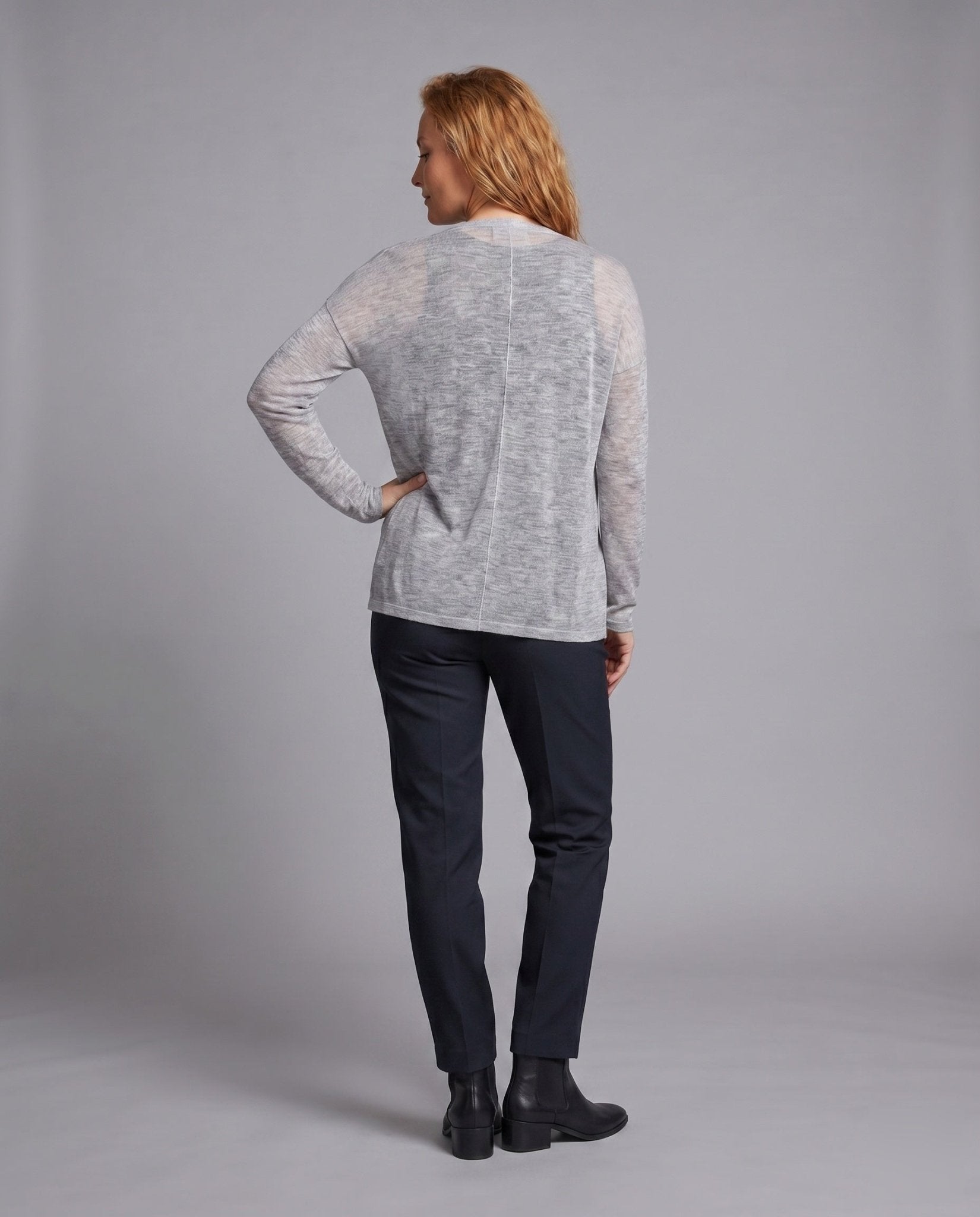 Women's casual cardigan with button details and asymmetrical cut - Chichicherry