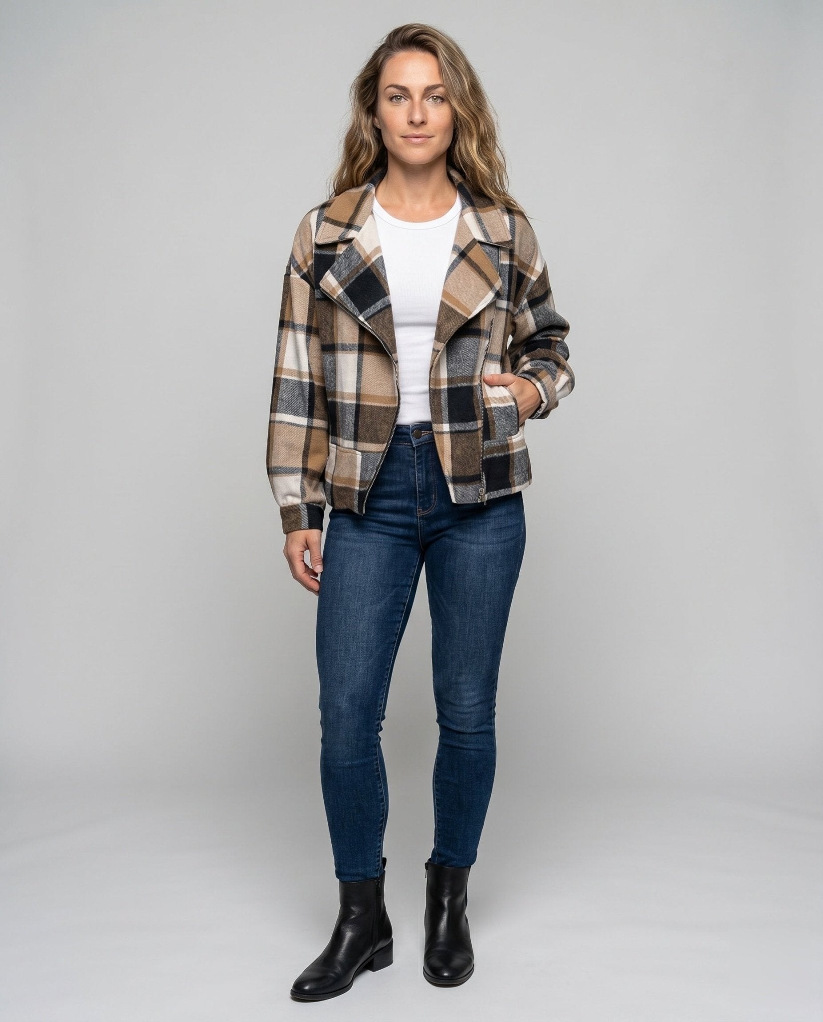 Women's Casual Checkered Pattern Jacket with Padded Lining - Chichicherry