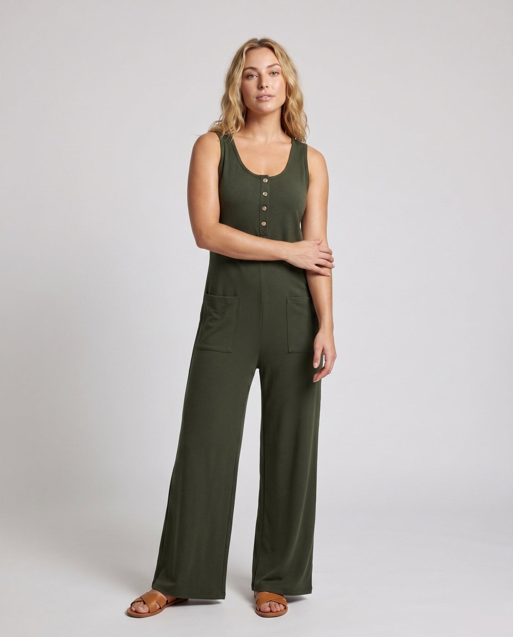 Women's casual jumpsuit with button placket and practical pockets - Chichicherry