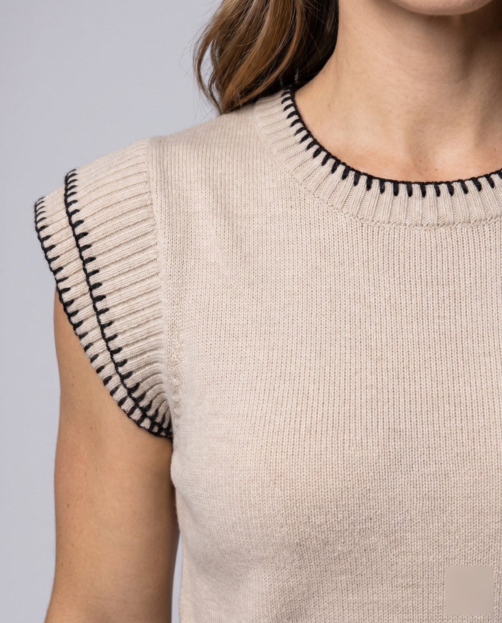 Women's casual knit top with stylish contrast stitching - Chichicherry
