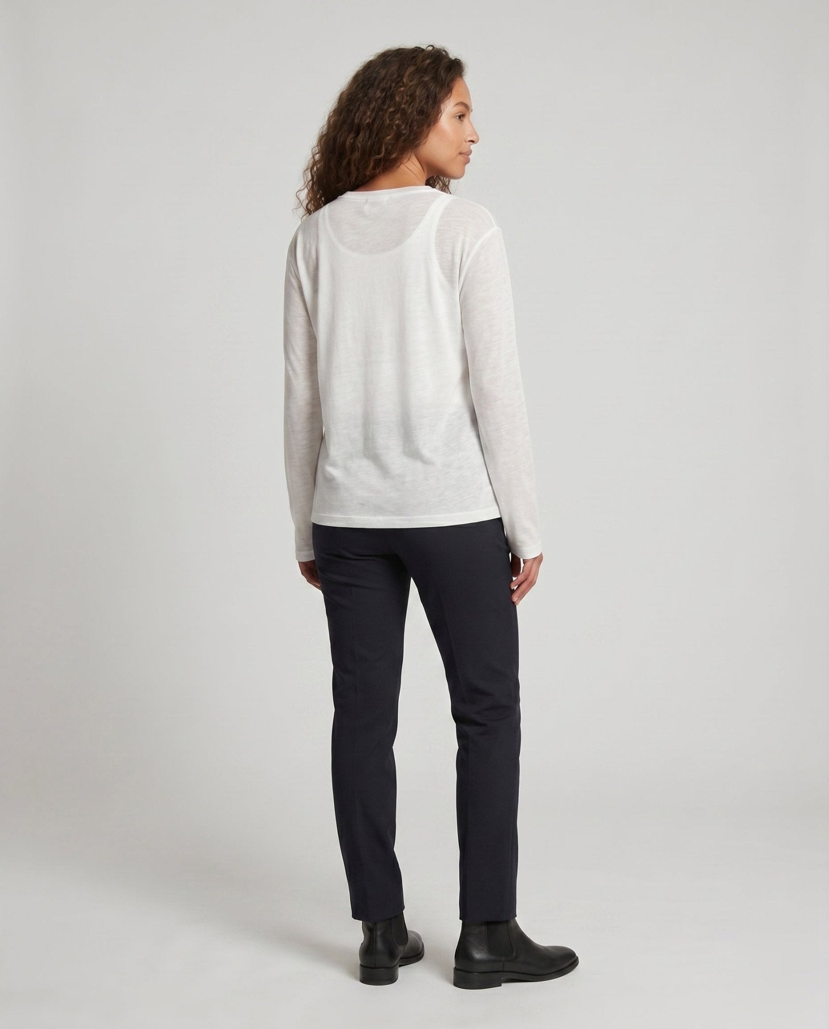 Women's casual long sleeve shirt with floral pattern and dropped shoulders - Chichicherry