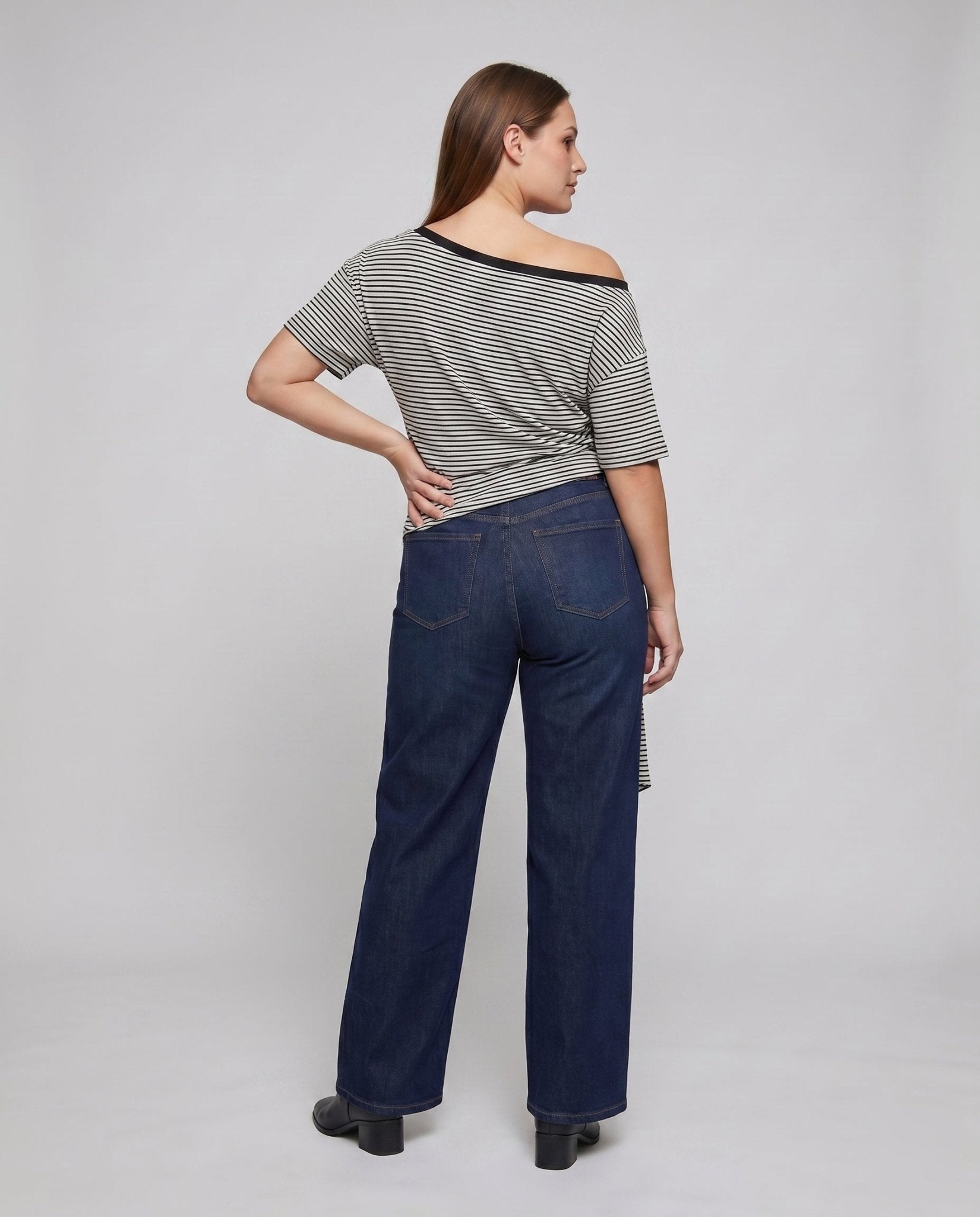 Women's casual off-shoulder shirt with asymmetric cut and knot detail - Chichicherry