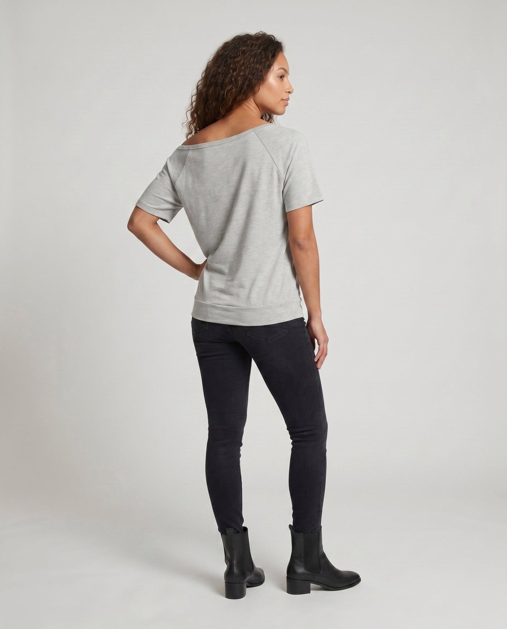 Women's casual oversized T-shirt with unconventional neckline - Chichicherry