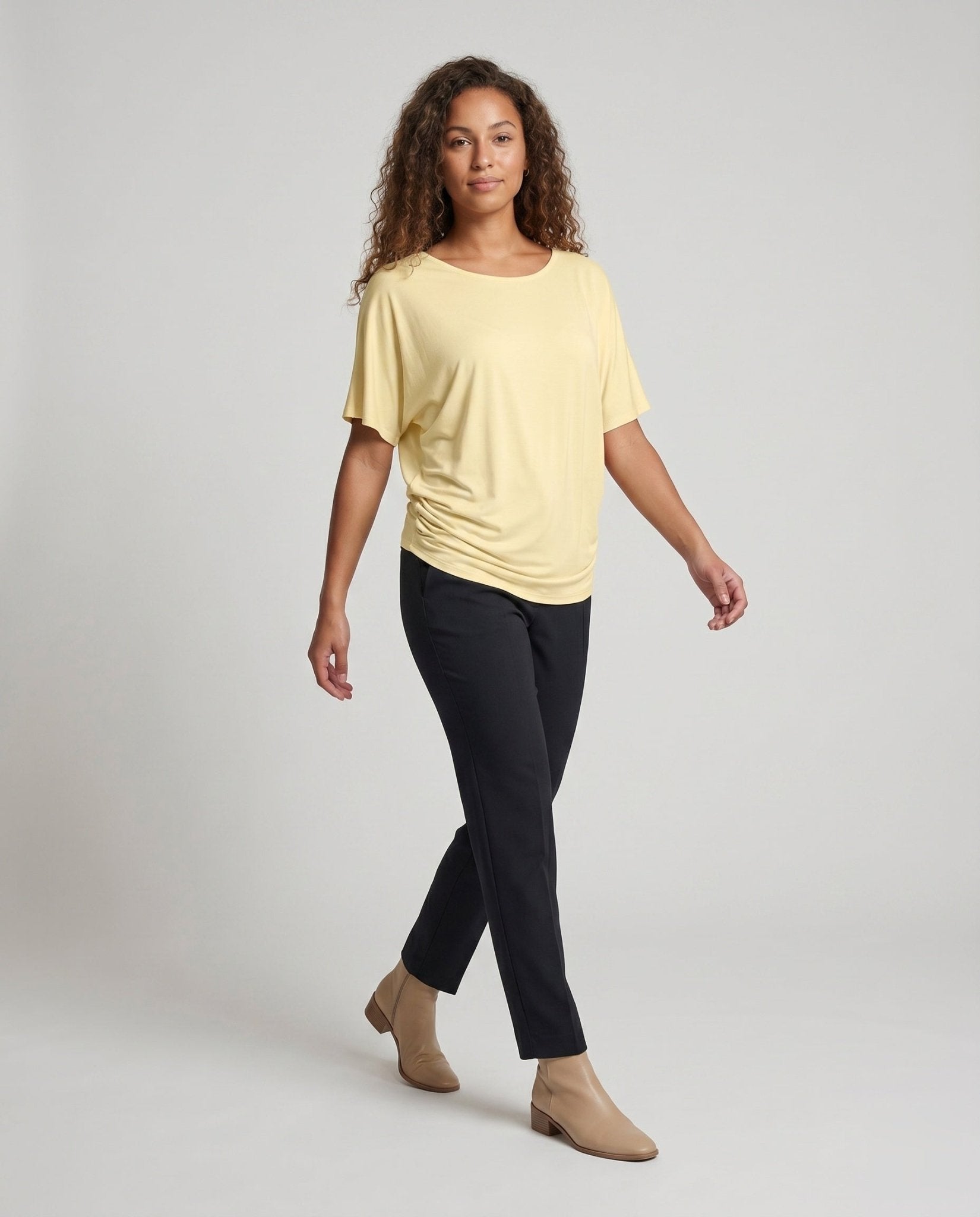 Women's casual oversized T-shirt with v-neck and fluid fabric - Chichicherry
