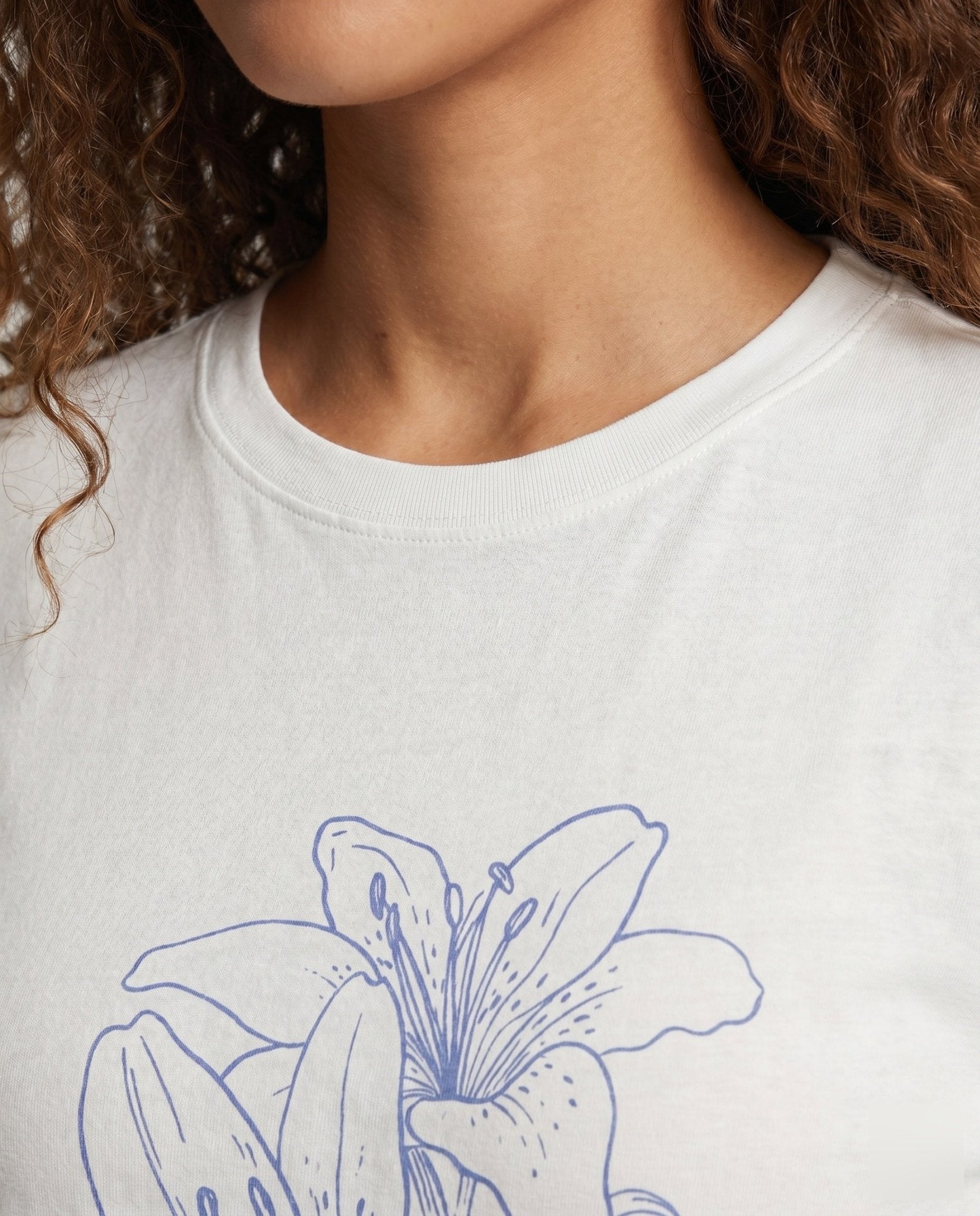 Women's casual shirt with floral motif and relaxed fit - Chichicherry