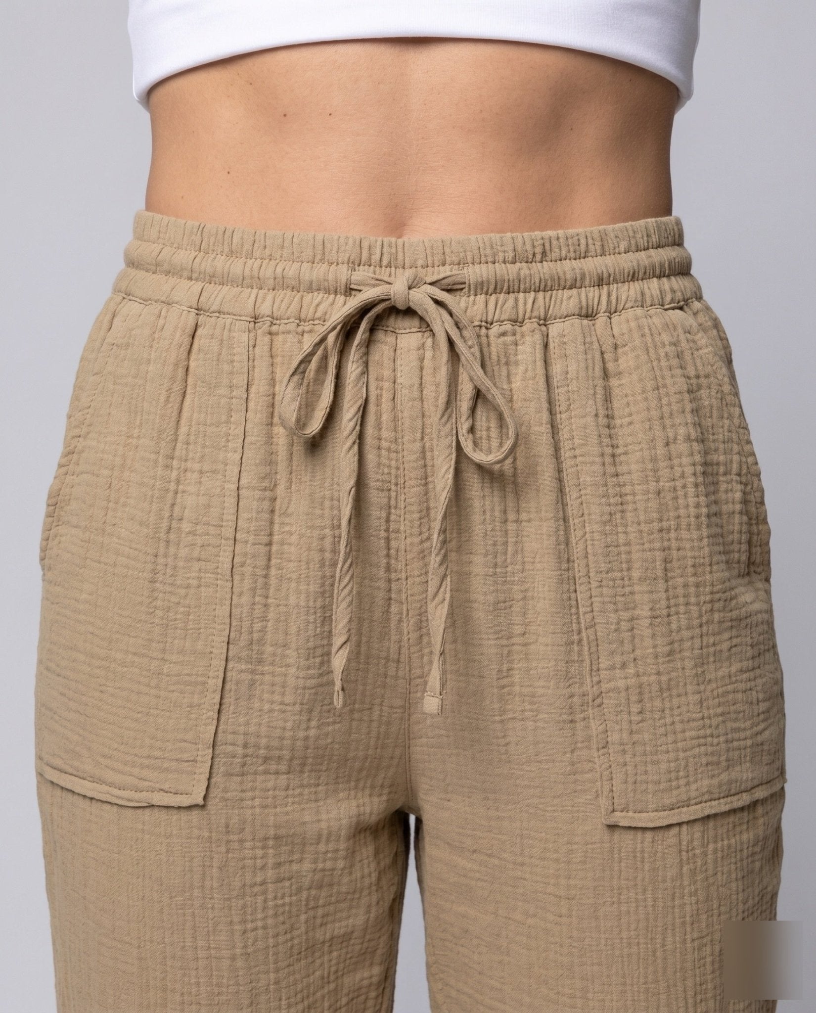 Women's casual trousers with practical side pockets and elastic waistband - Chichicherry