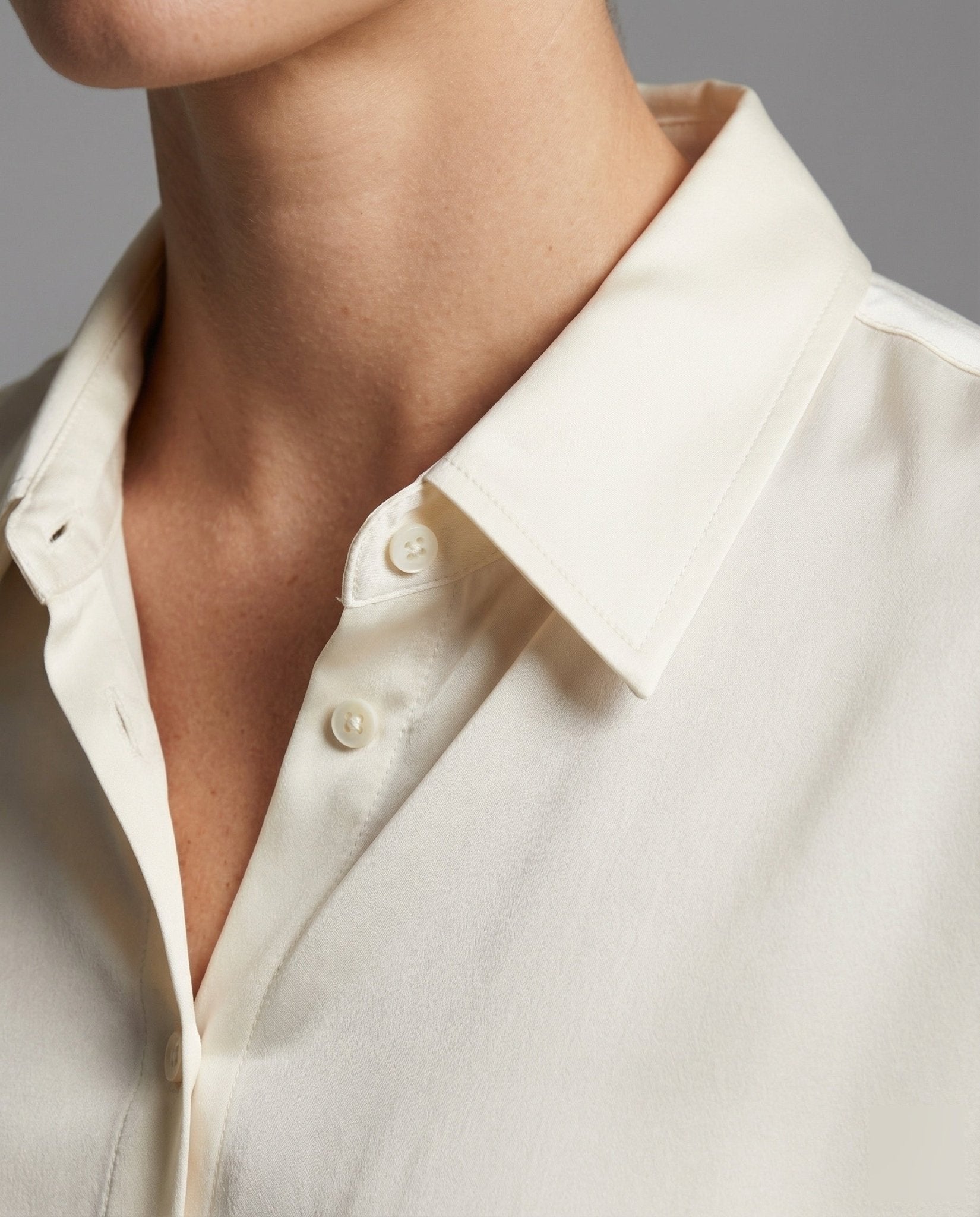 Women's Classic Short Sleeve Shirt Blouse - Chichicherry