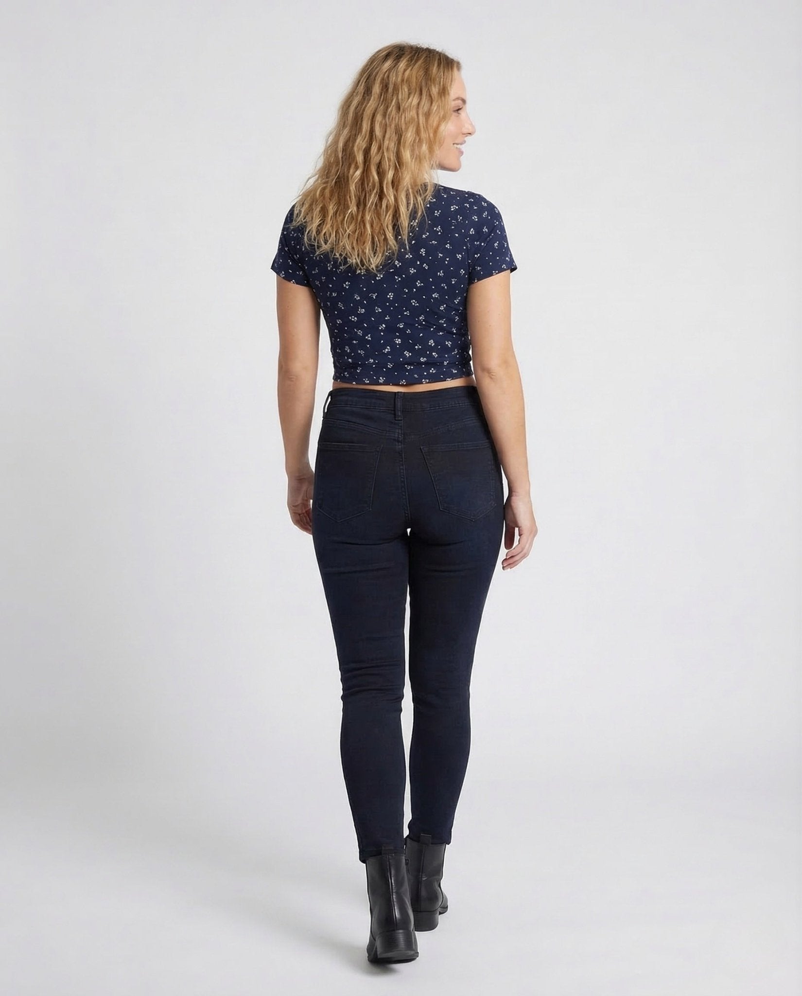 Women's Crop Top V Neck Floral Print - Chichicherry