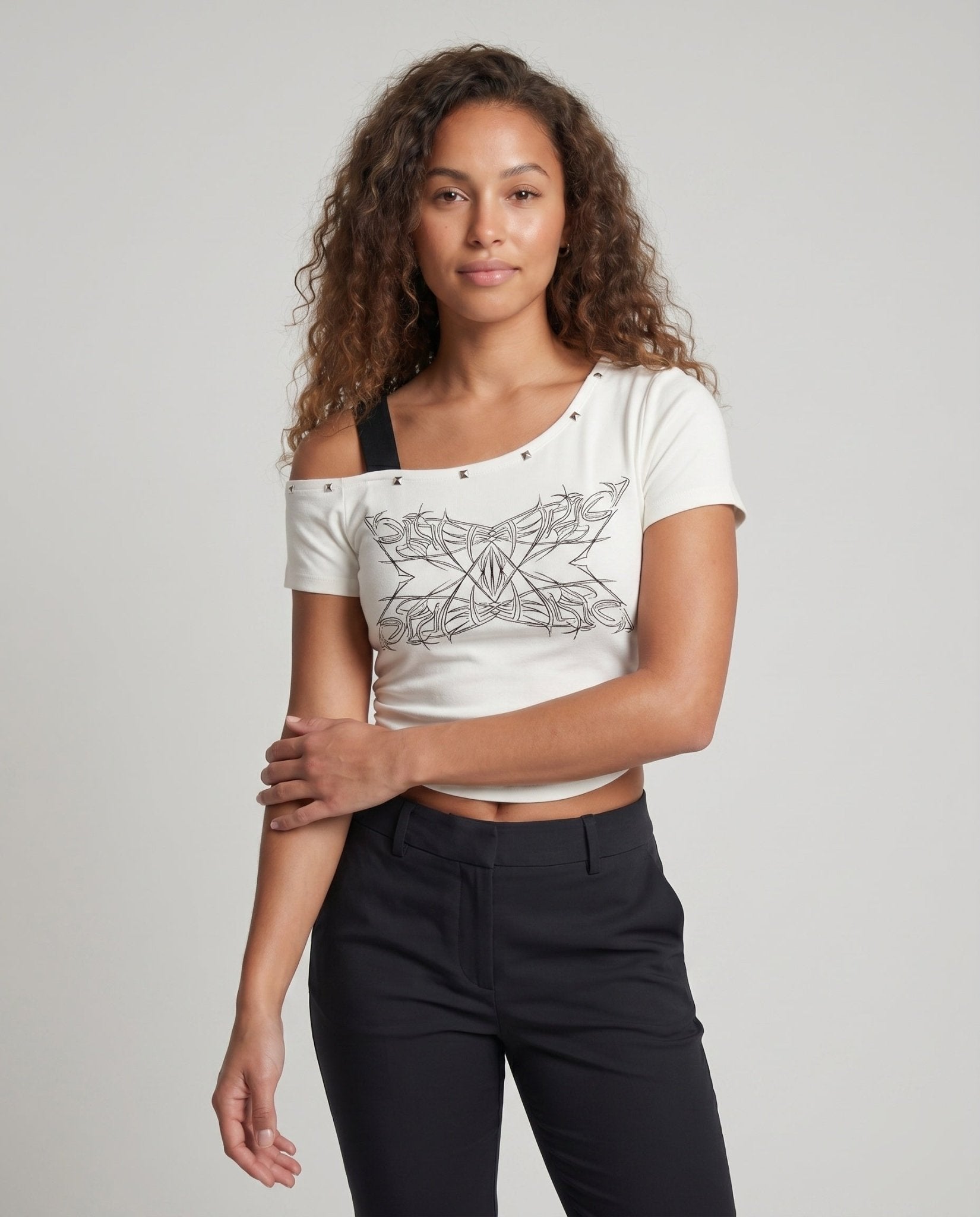 Women's crop top with asymmetrical design and graphic print - Chichicherry