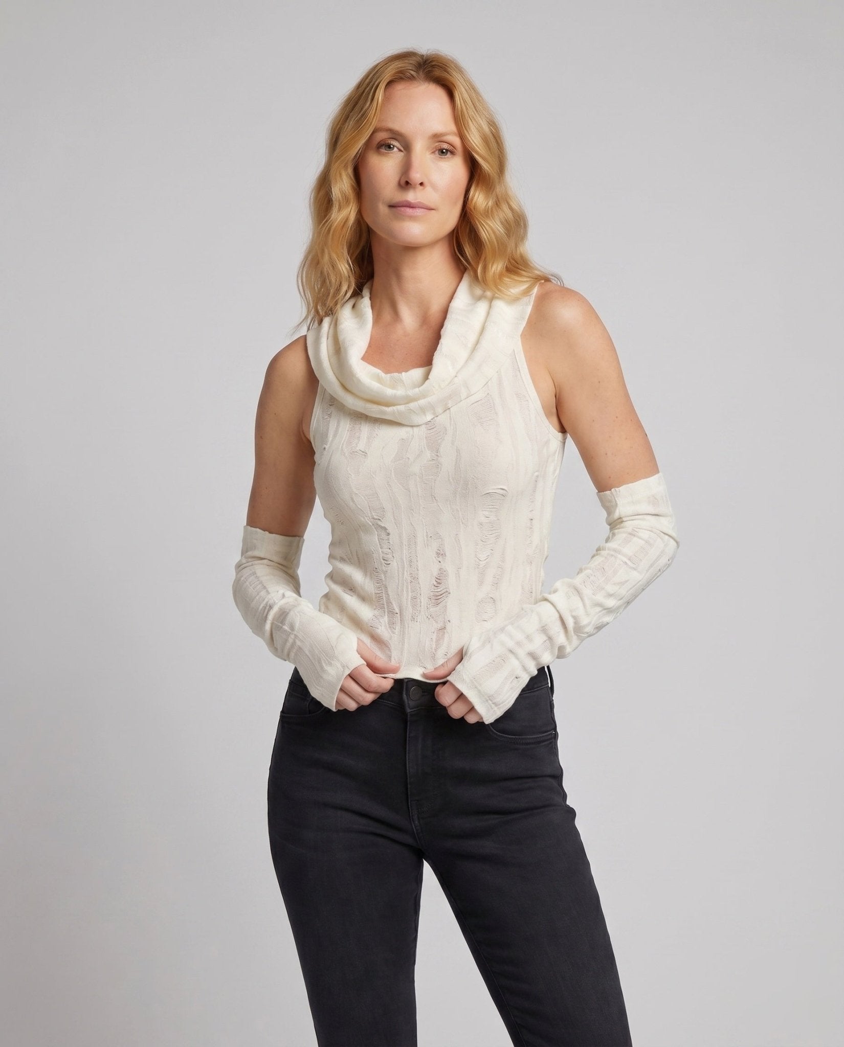 Women's cropped top with playful hooded design and long sleeves - Chichicherry