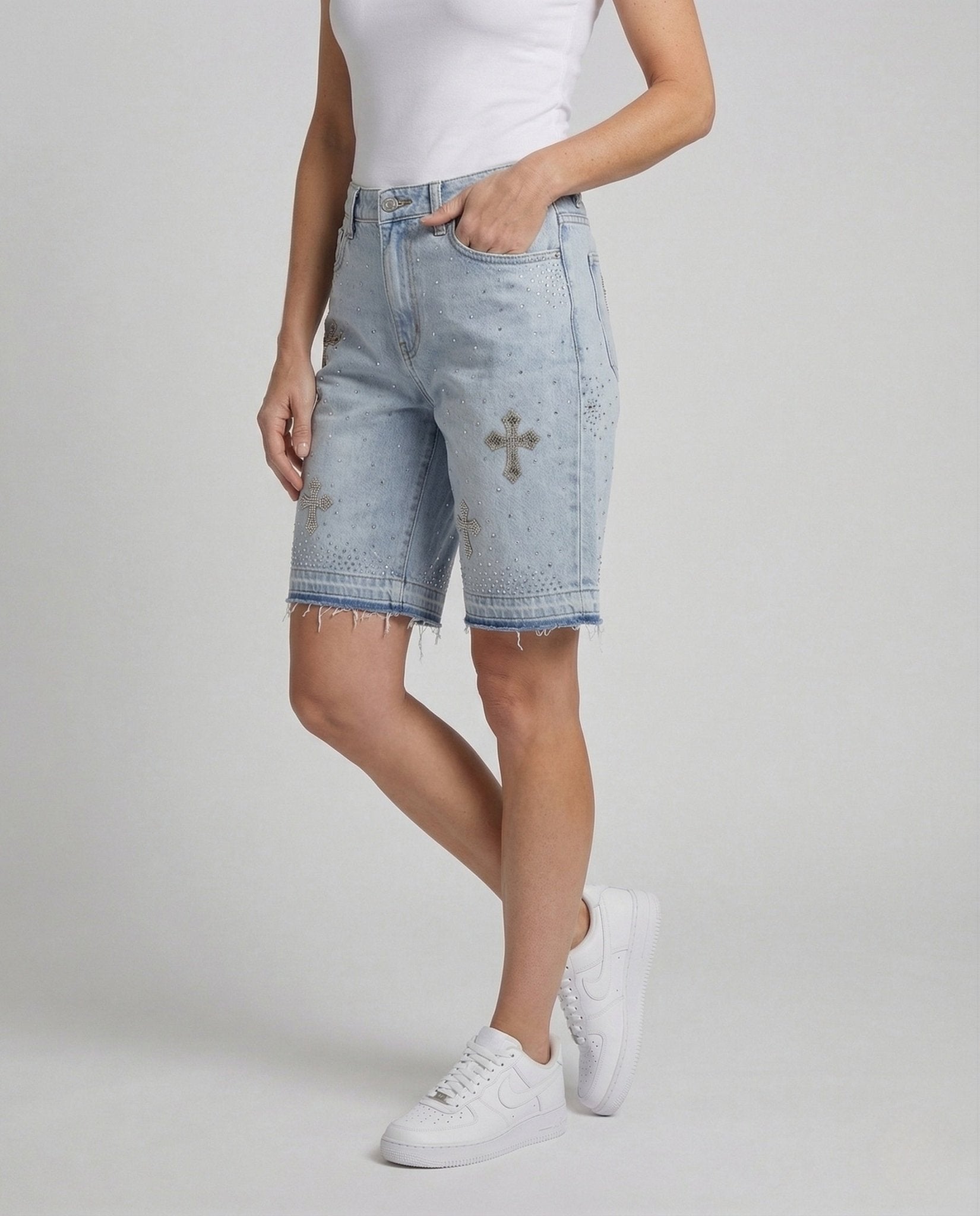 Women's denim bermuda with rhinestone cross and fringes - Chichicherry