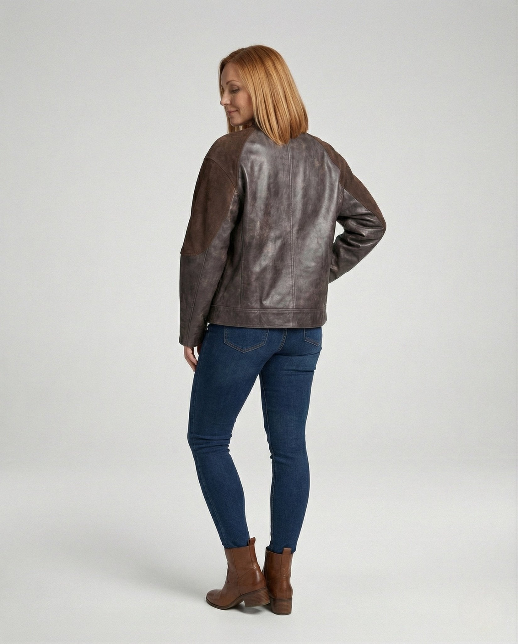 Women's fashionable leather jacket with elastic sleeves - Chichicherry
