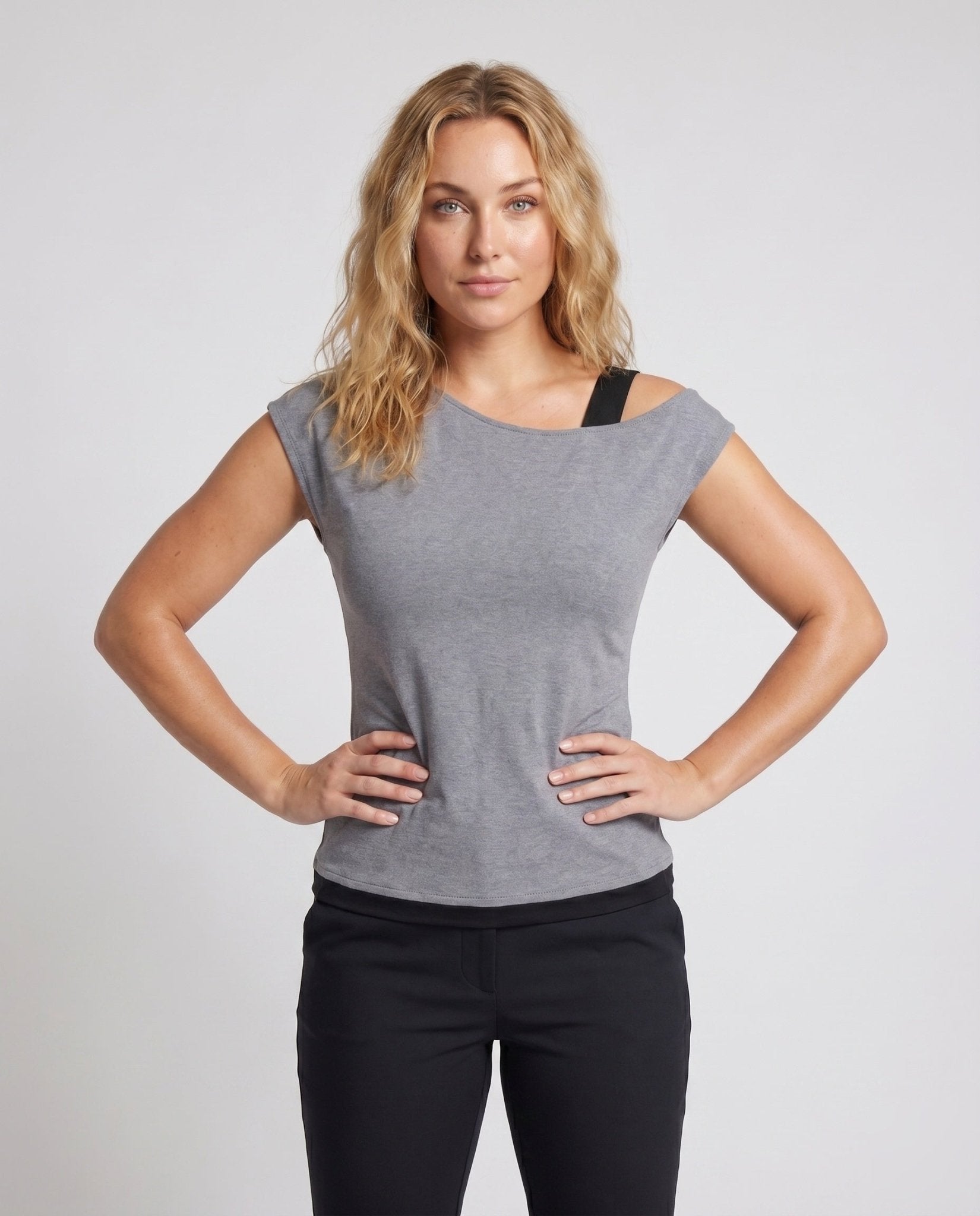Women's fashionable shirt with open shoulder and casual fit - Chichicherry