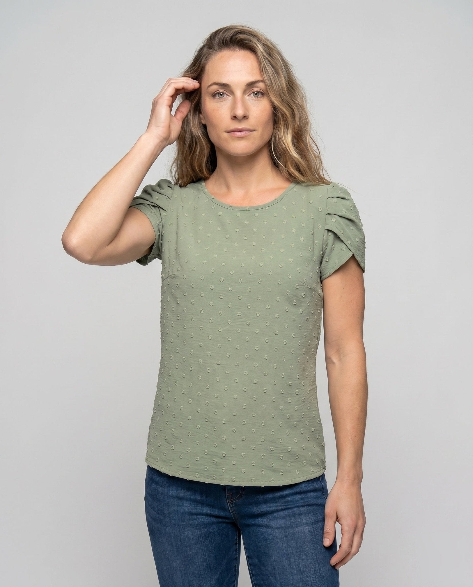 Women's fashionable top with elegant puff sleeves - Chichicherry