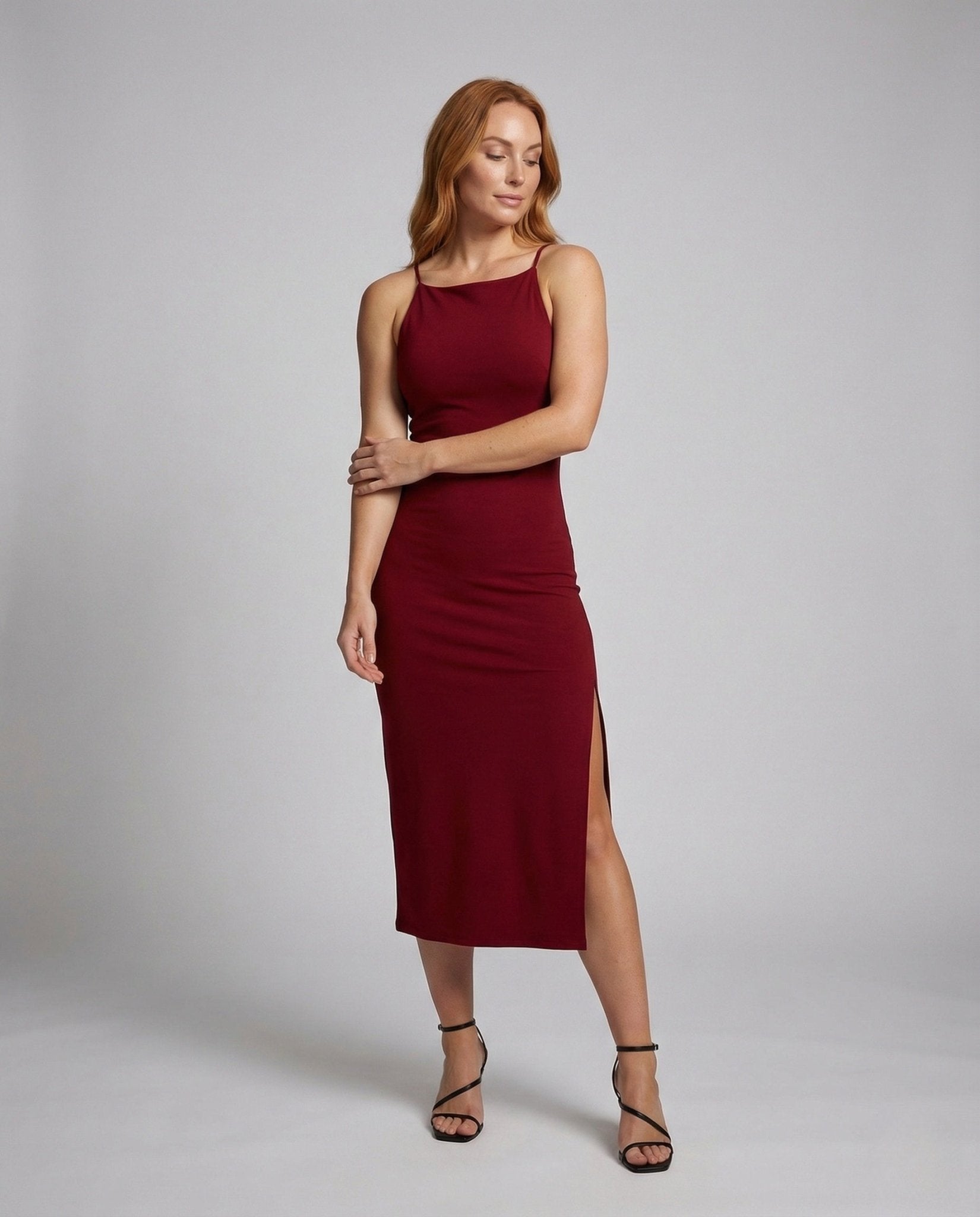 Women's Figure-Hugging Evening Dress with Leg Slit - Chichicherry