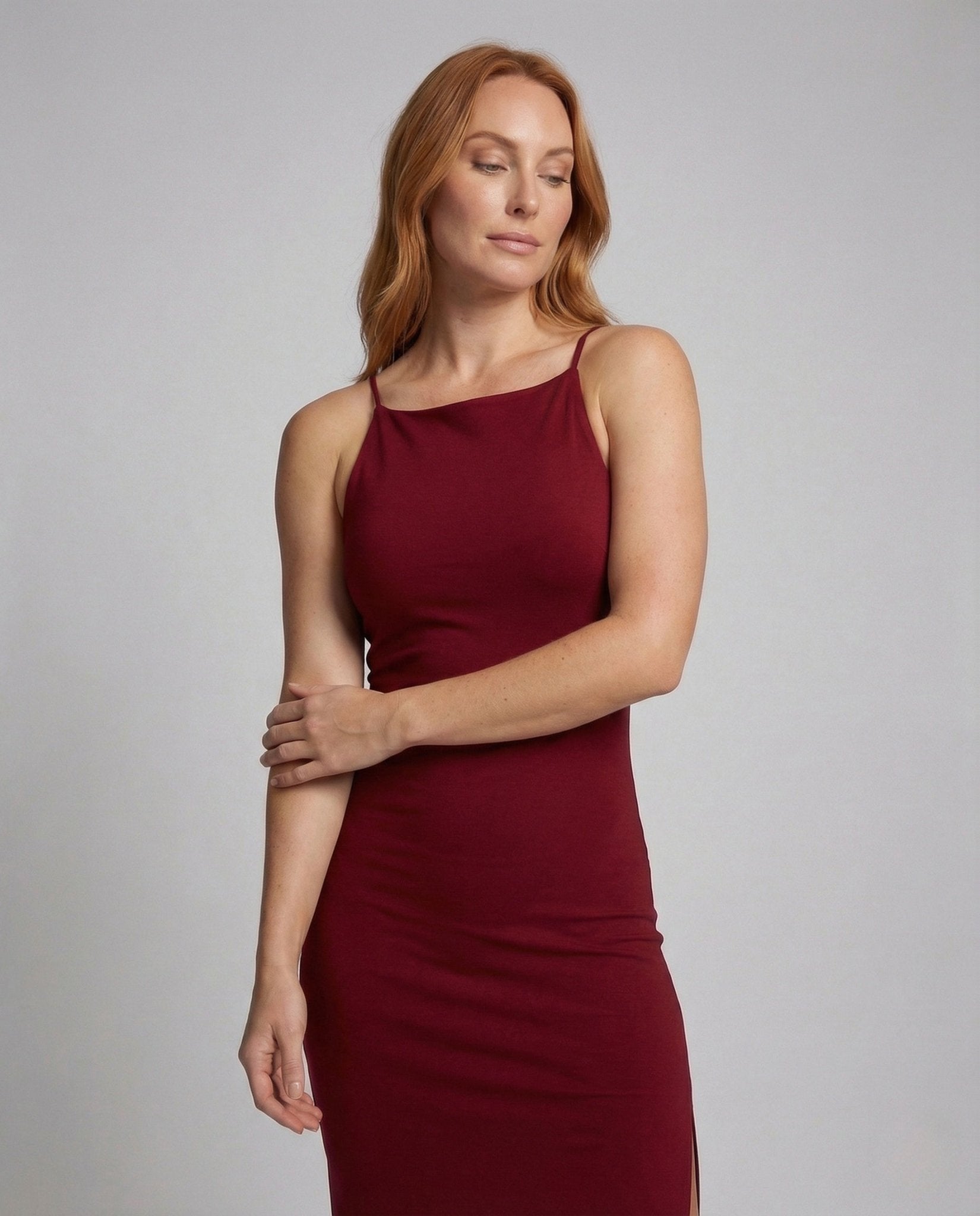 Women's Figure-Hugging Evening Dress with Leg Slit - Chichicherry
