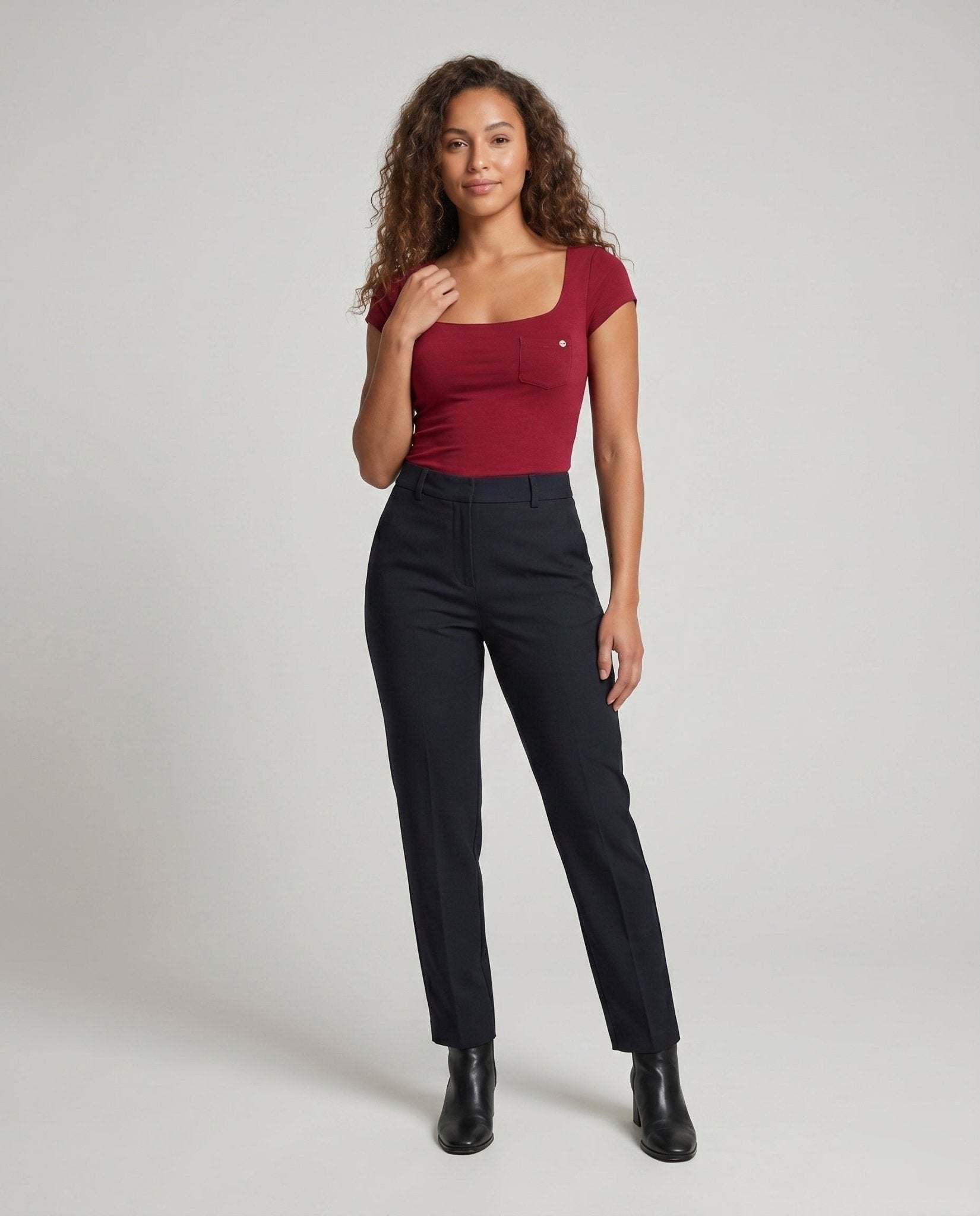 Women's figure-hugging short-sleeve shirt with a deep neckline and practical chest pocket - Chichicherry