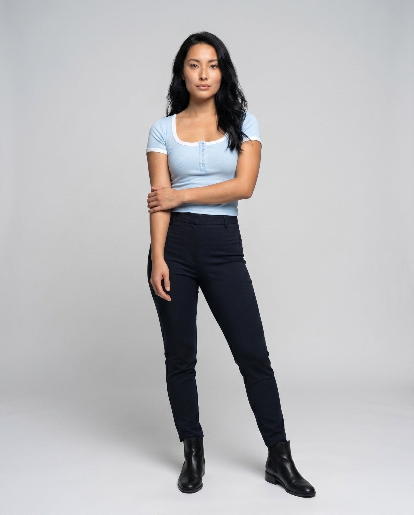 Women's Figure-hugging Short Sleeve Shirt with Contrast Cuffs - Chichicherry