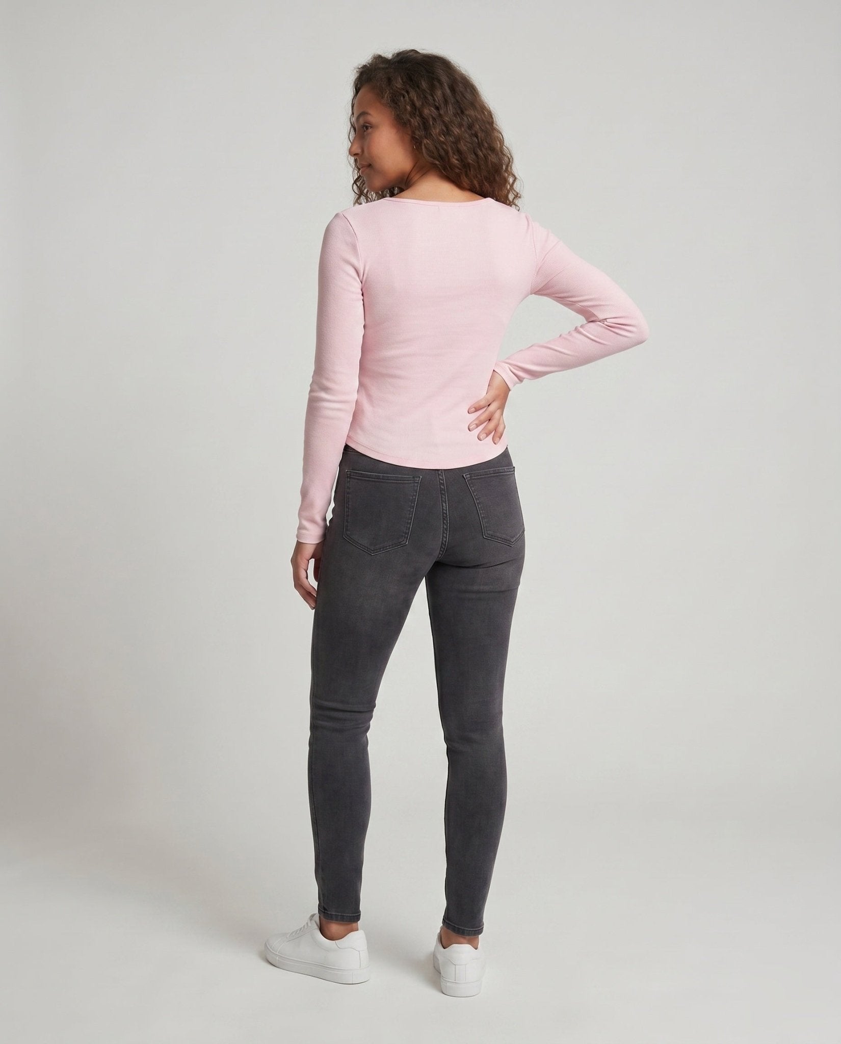 Women's fine knit shirt with square neckline and long sleeves - Chichicherry