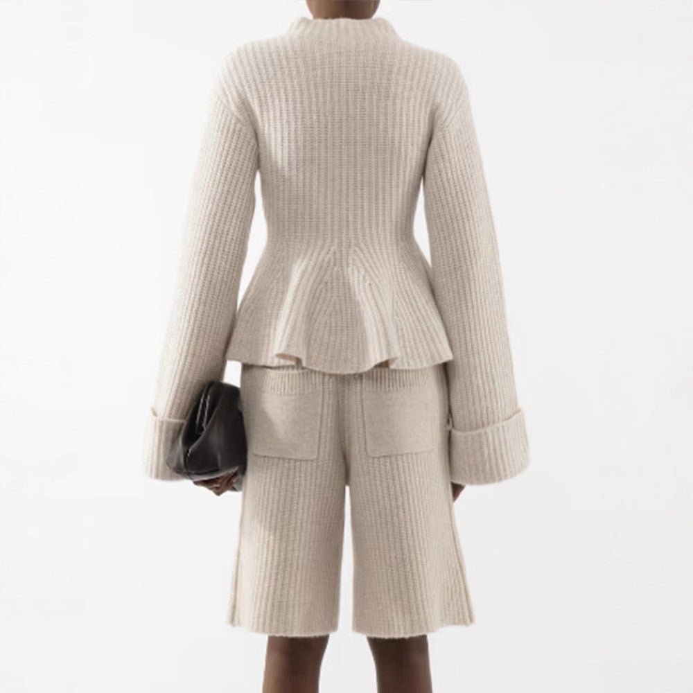 Women's fine knit two-piece set with fitted peplum sweater and high-waist bermuda Chichicherry - Chichicherry