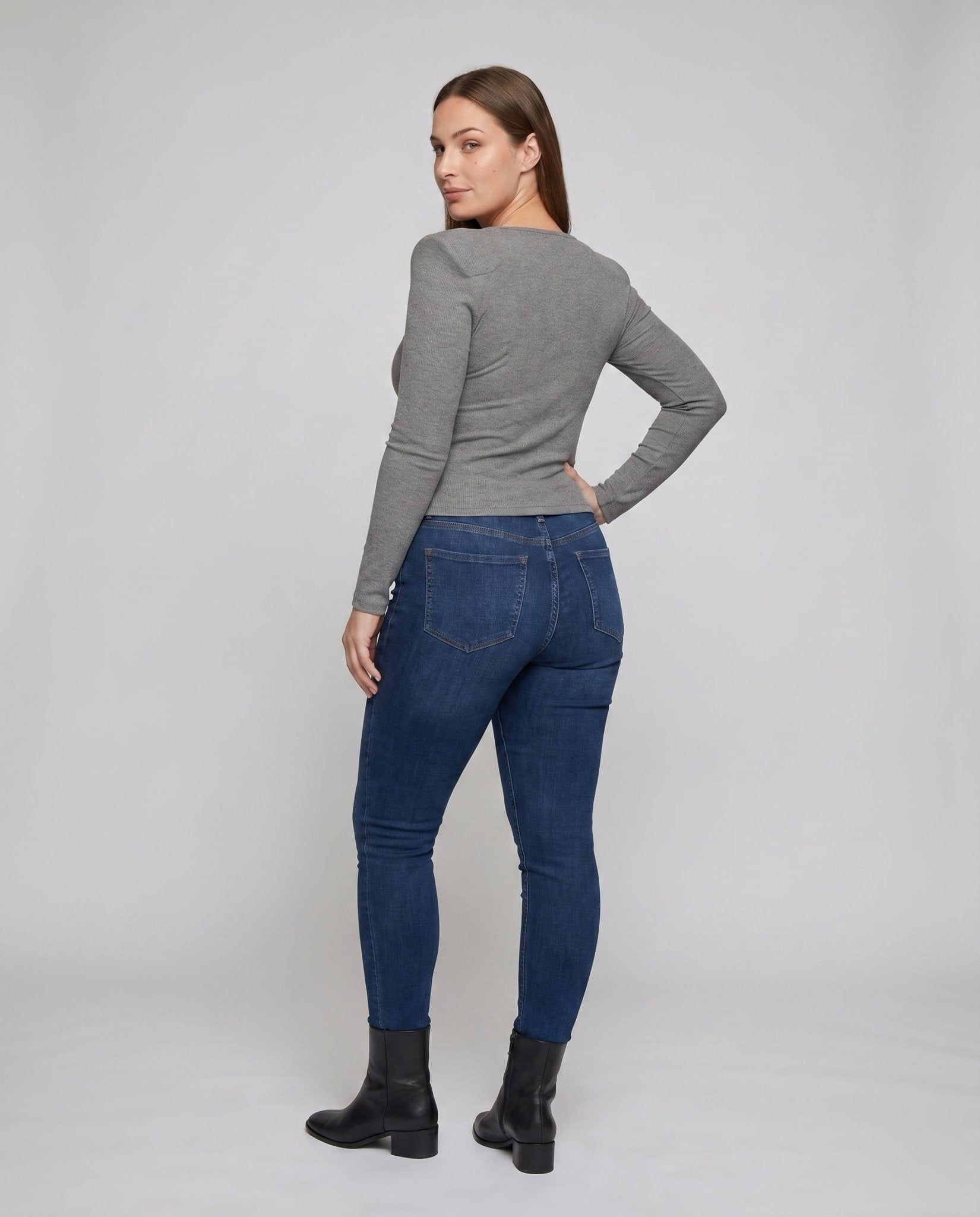 Women's fitted long-sleeve top with knot design - Chichicherry