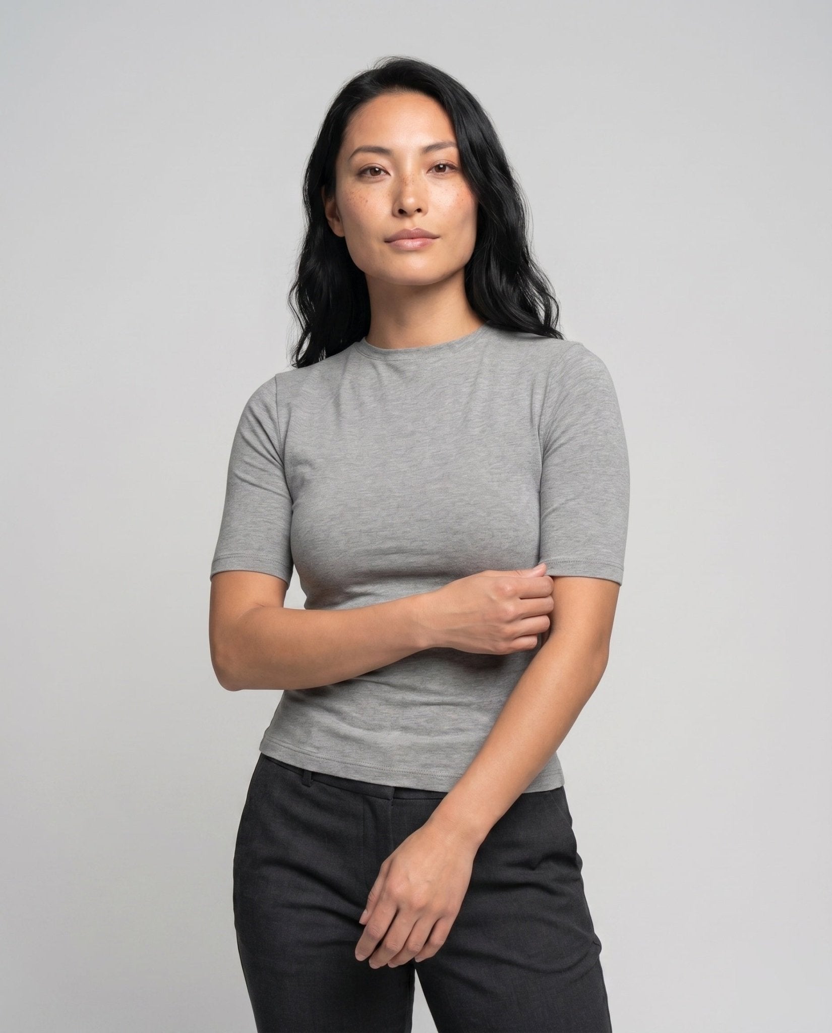 Women's fitted short sleeve shirt with elegant round neckline - Chichicherry