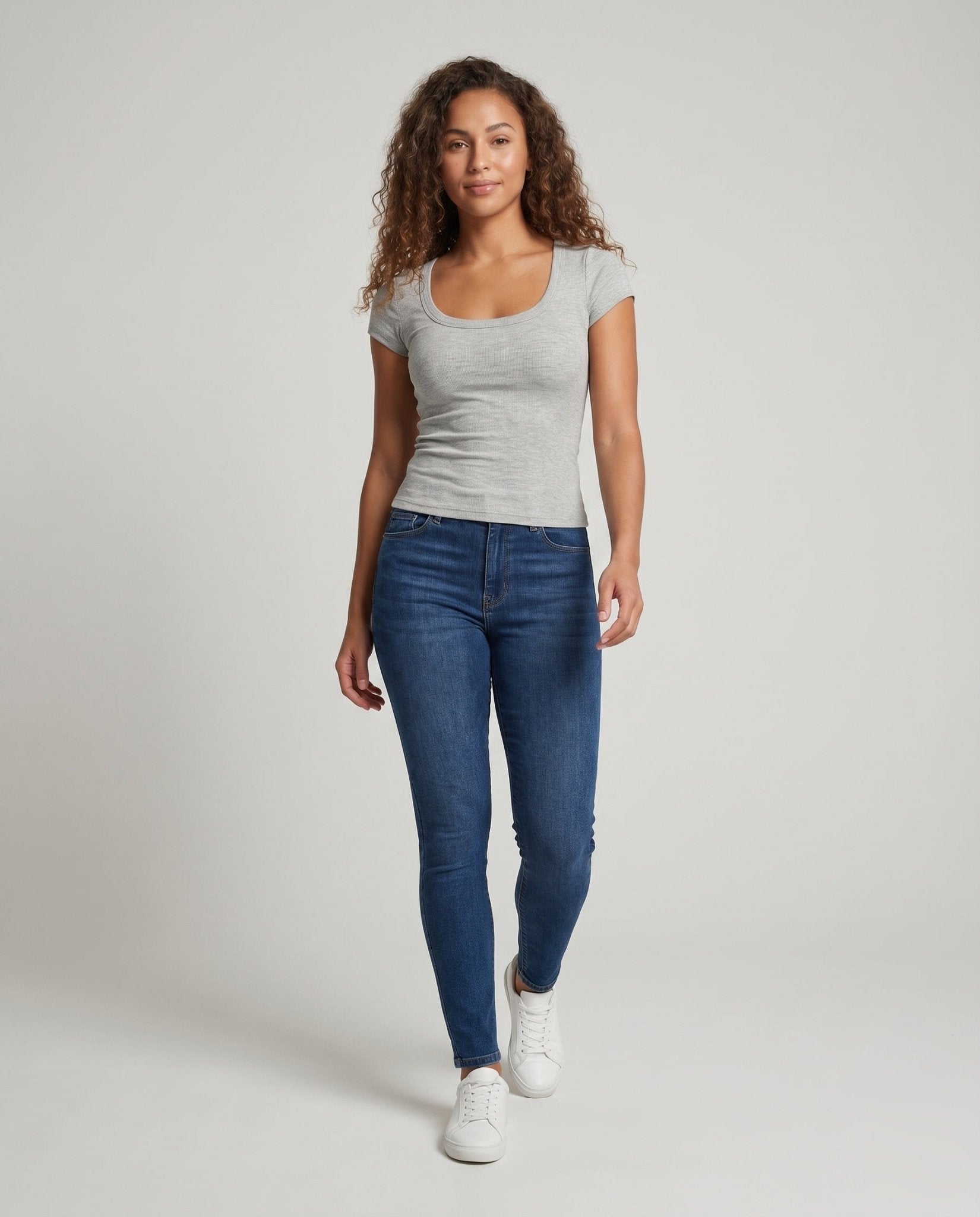 Women's fitted short-sleeve shirt with square neckline - Chichicherry