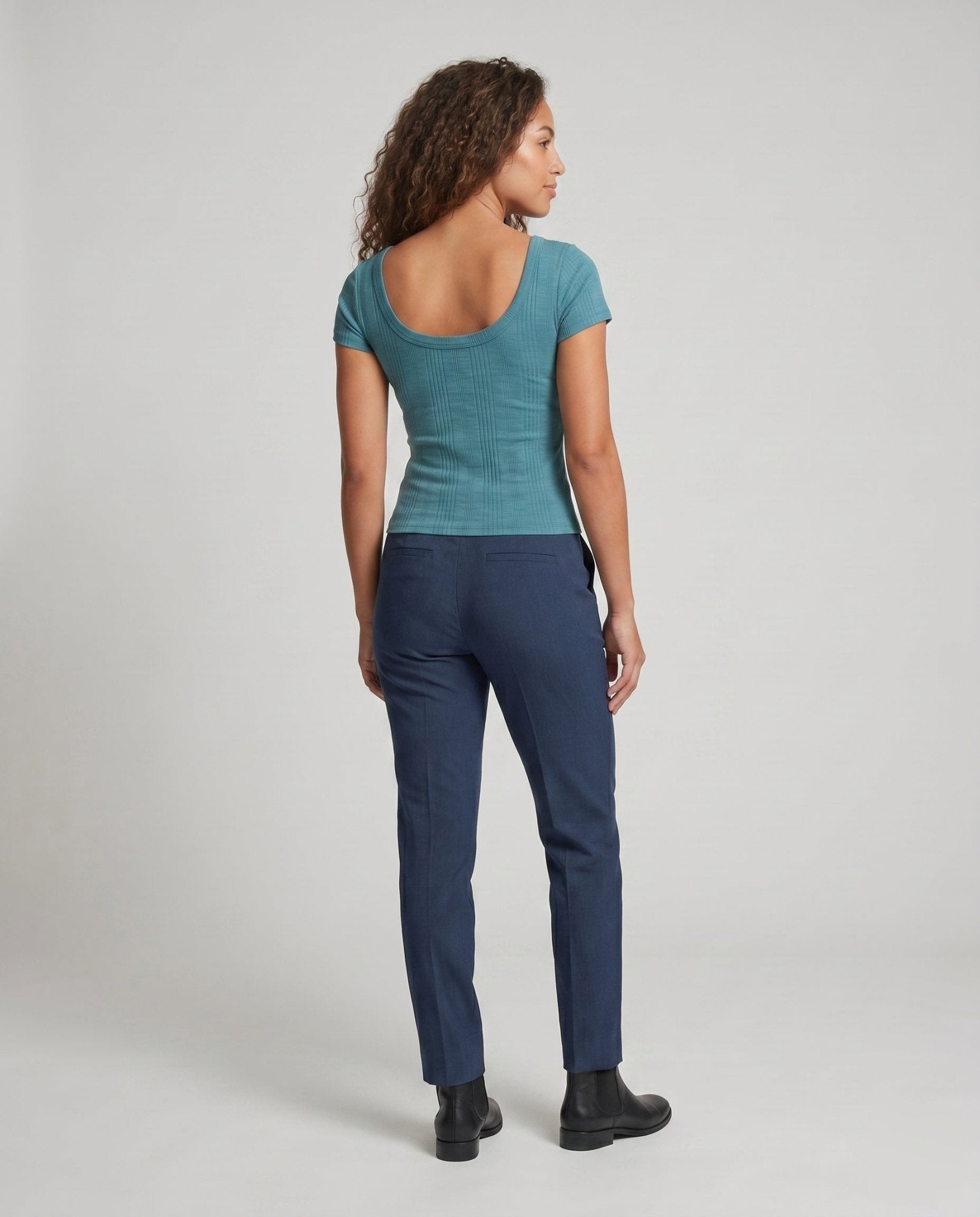 Women's fitted short-sleeve shirt with textured pattern and deep round neckline - Chichicherry