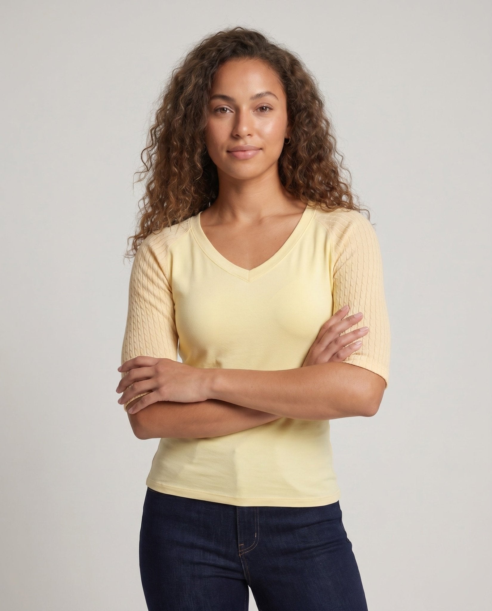 Women's fitted V-neck top with ribbed knit sleeves - Chichicherry
