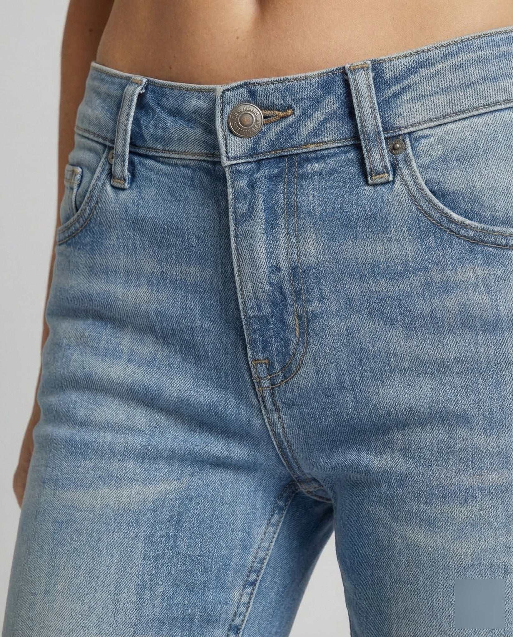 Women's Flared Jeans Low Waist - Chichicherry