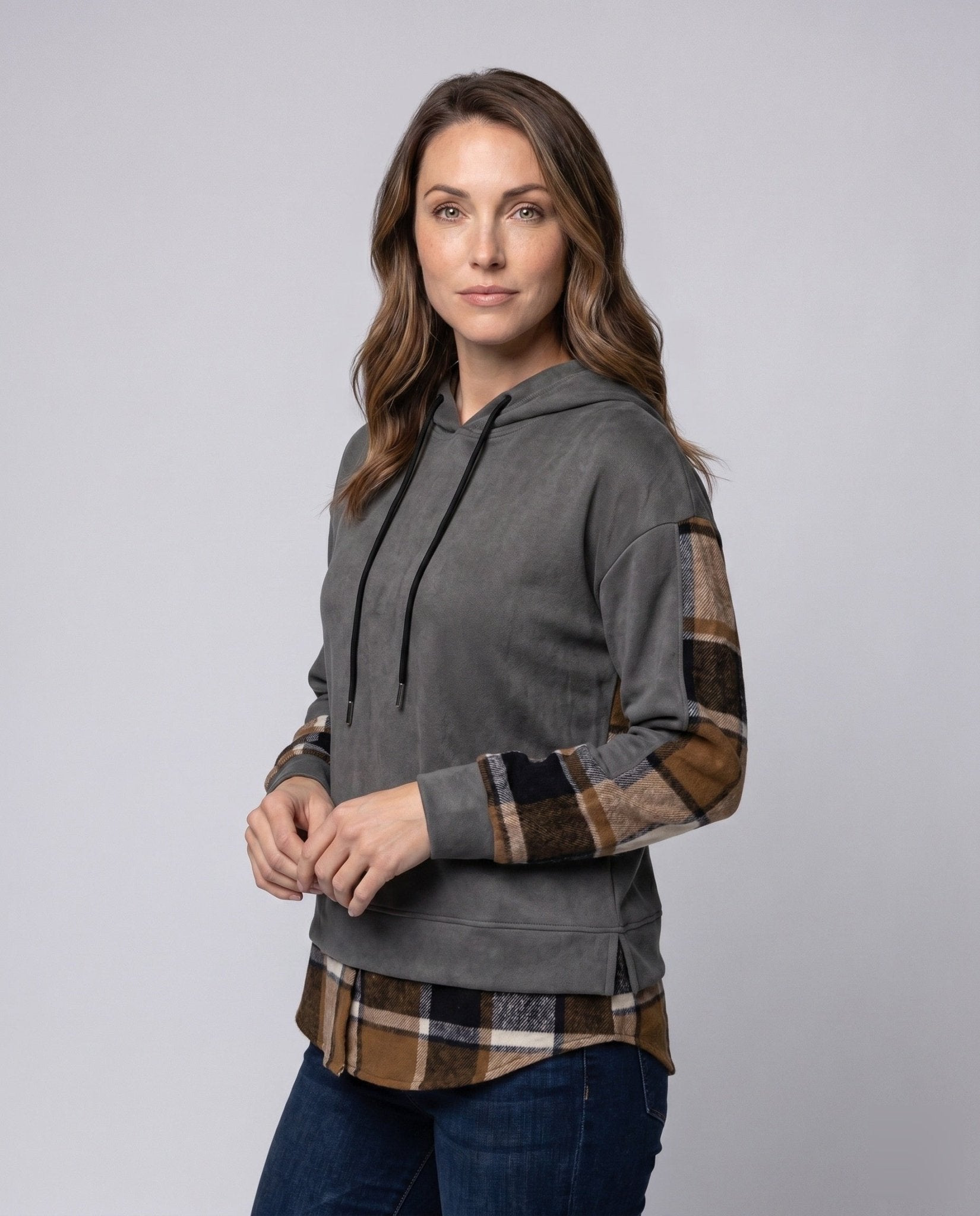 Women's hooded sweatshirt with stylish check design and modern cut - Chichicherry