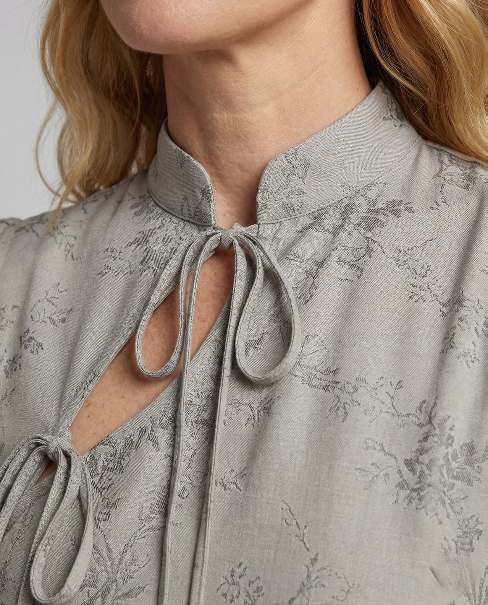 Women's Jacquard Maxi Dress with Stand-up Collar - Chichicherry