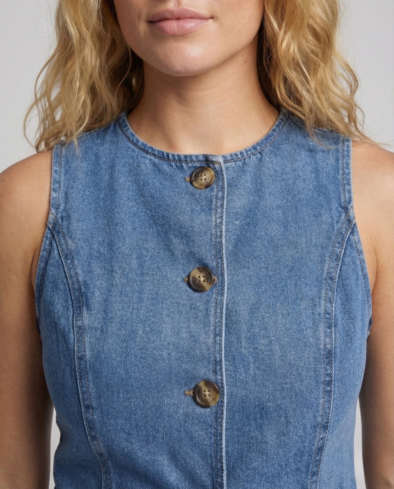 Women's Jeans Bustier Short Metal Buttons - Chichicherry
