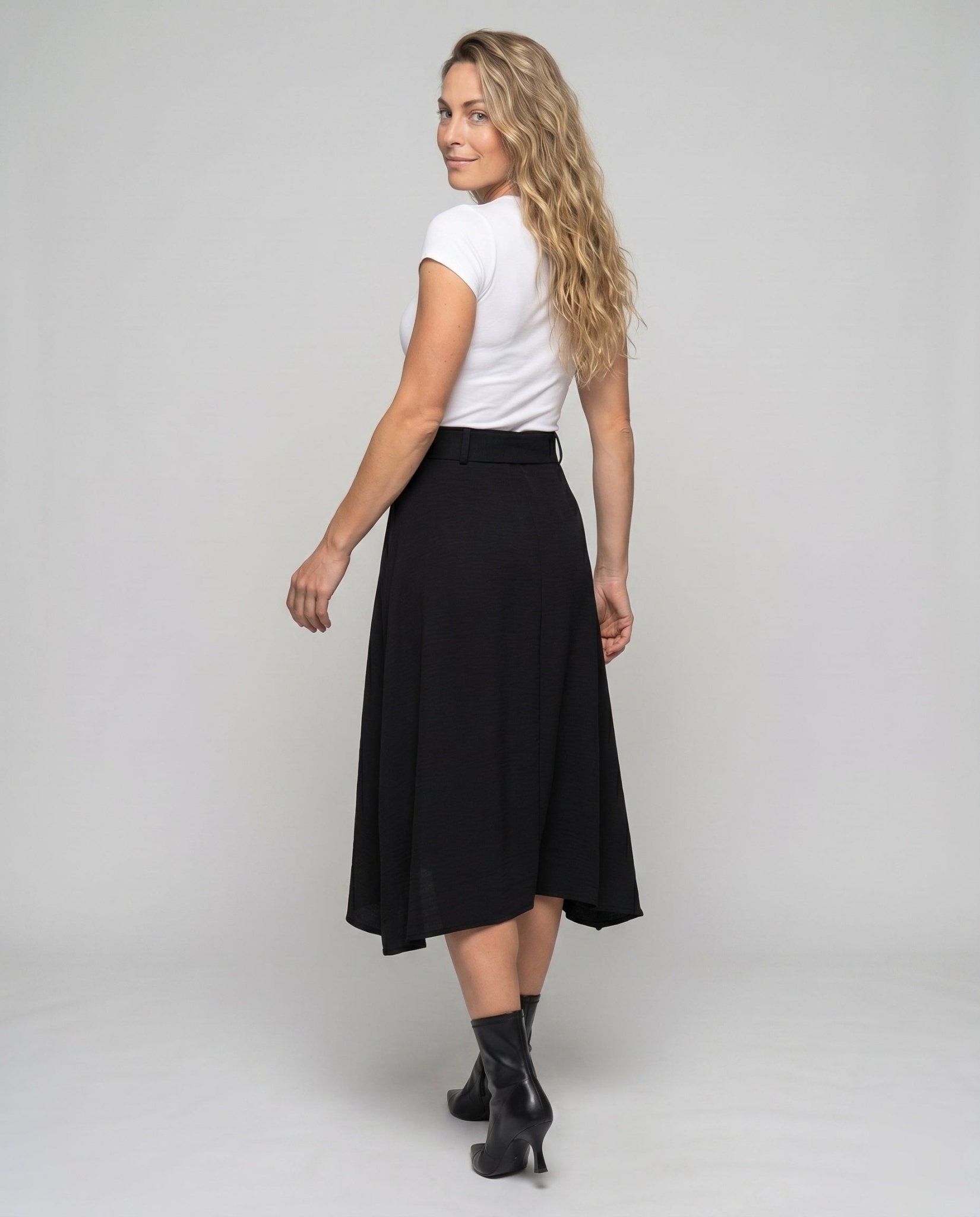 Women's Knee-Length Skirt with Side Slit and Button Details - Chichicherry