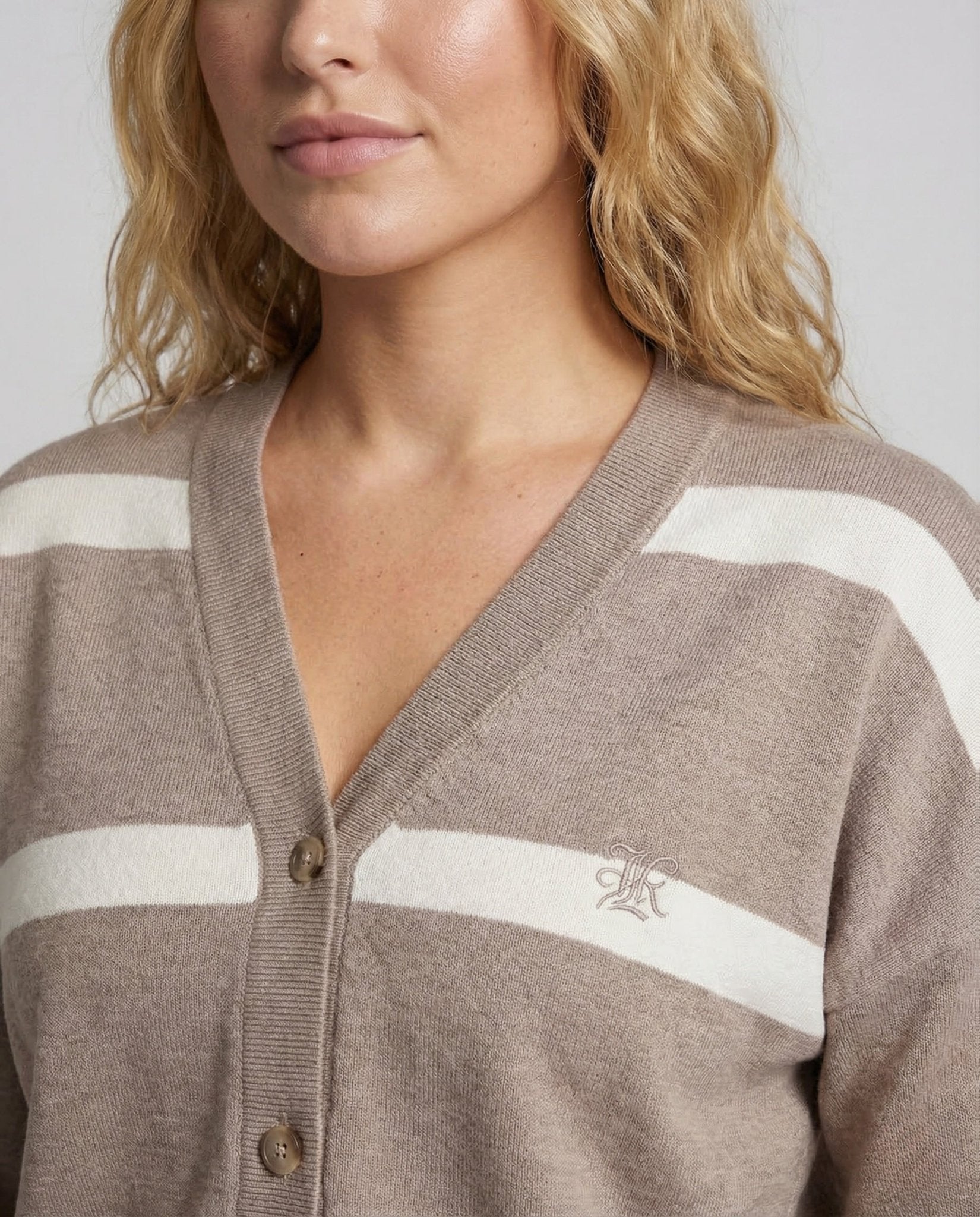 Women’s Knit Set Cardigan V Neck Pants - Chichicherry